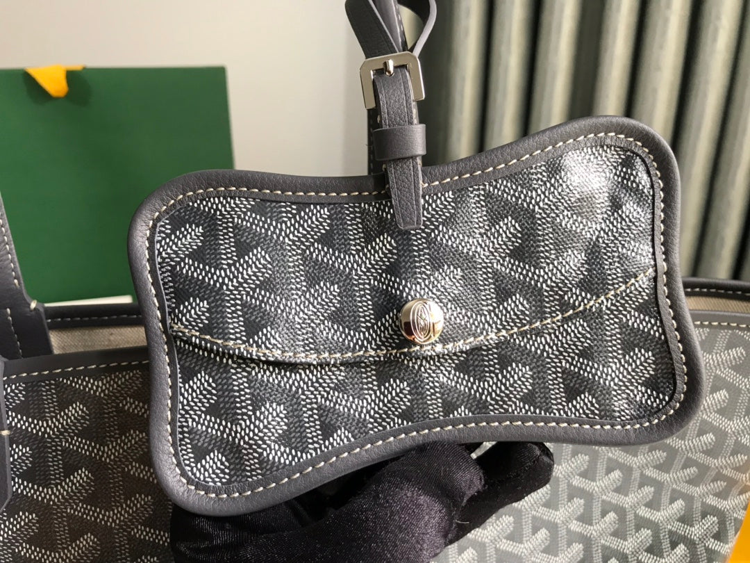 CHIEN GRIS BAG 33 IN GREY BLACK GOYARDINE CANVAS AND CALFSKIN TRIM