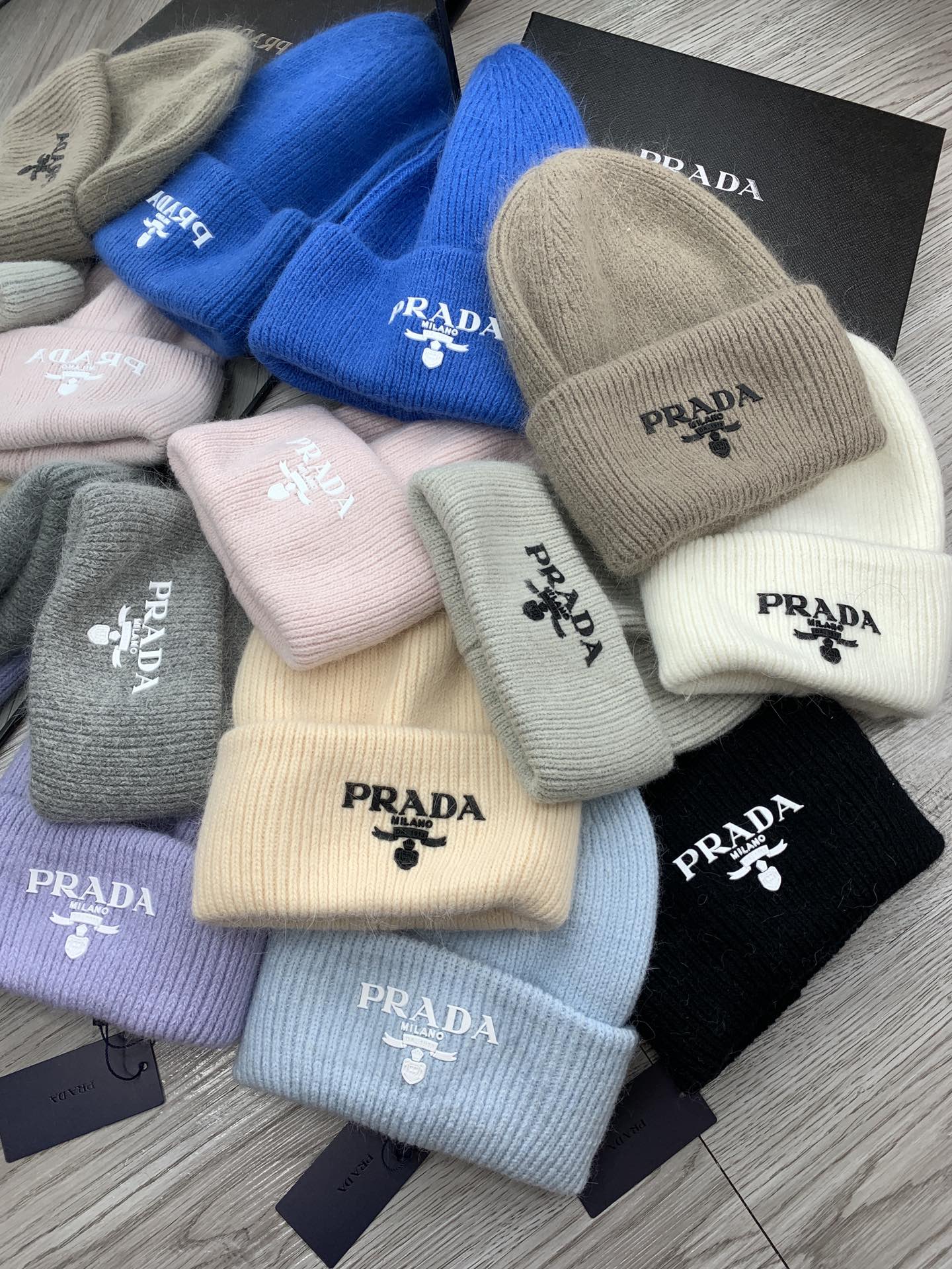 BEANIE HAT IN SOLF PINK WOOL 108751