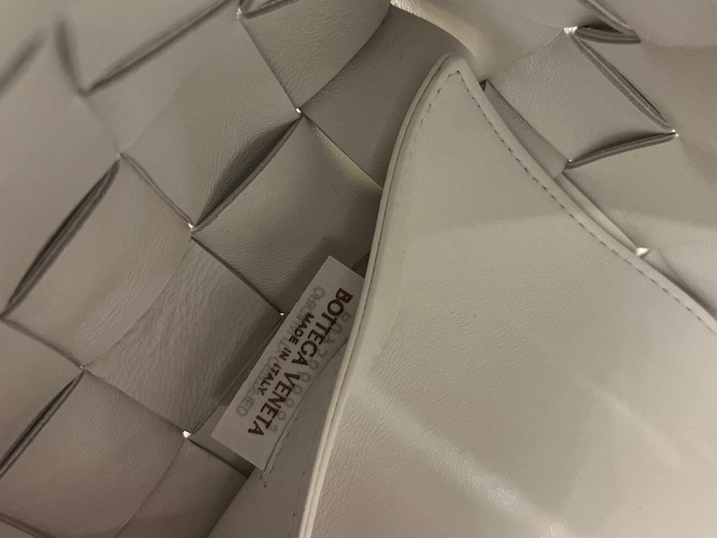 MEDIUM 28 CASSETTE WHITE LAMBSKIN