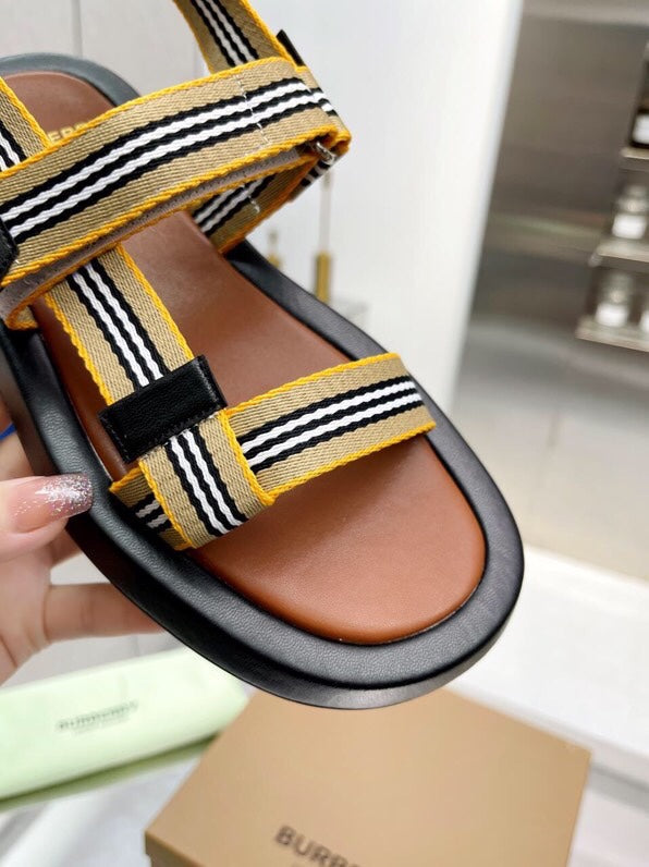 BURBERRY 26S STRAP FLAT SANDALS IN CARAMEL BROWN CALFSKIN AND FABRIC