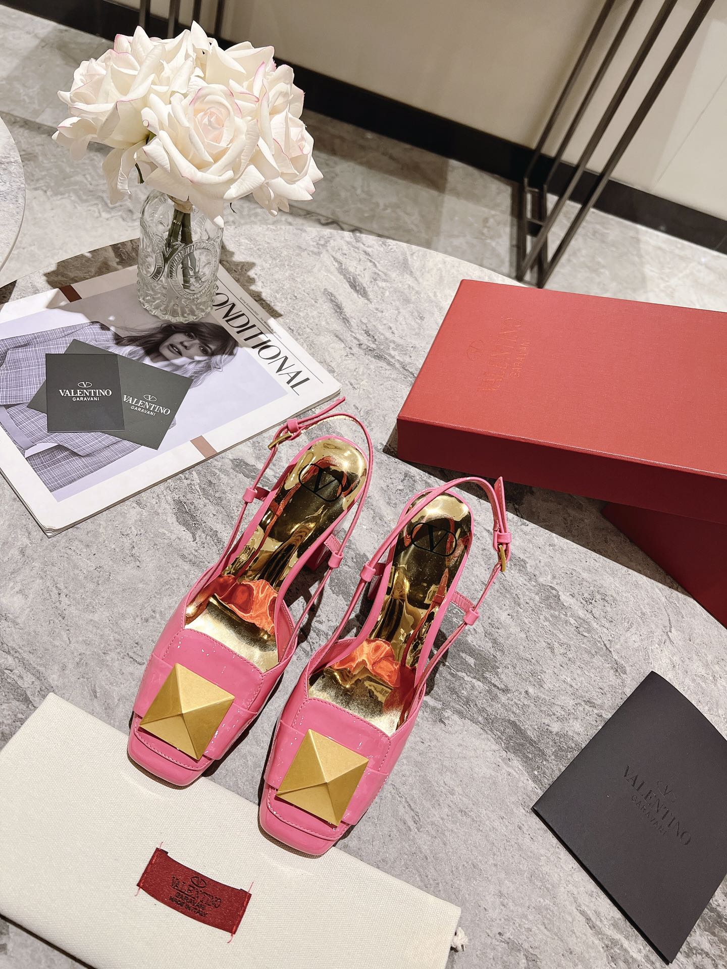 ONE STUD BRIGHT PINK PATENT LEATHER LACE-UP HIGH HEELS 85 MM