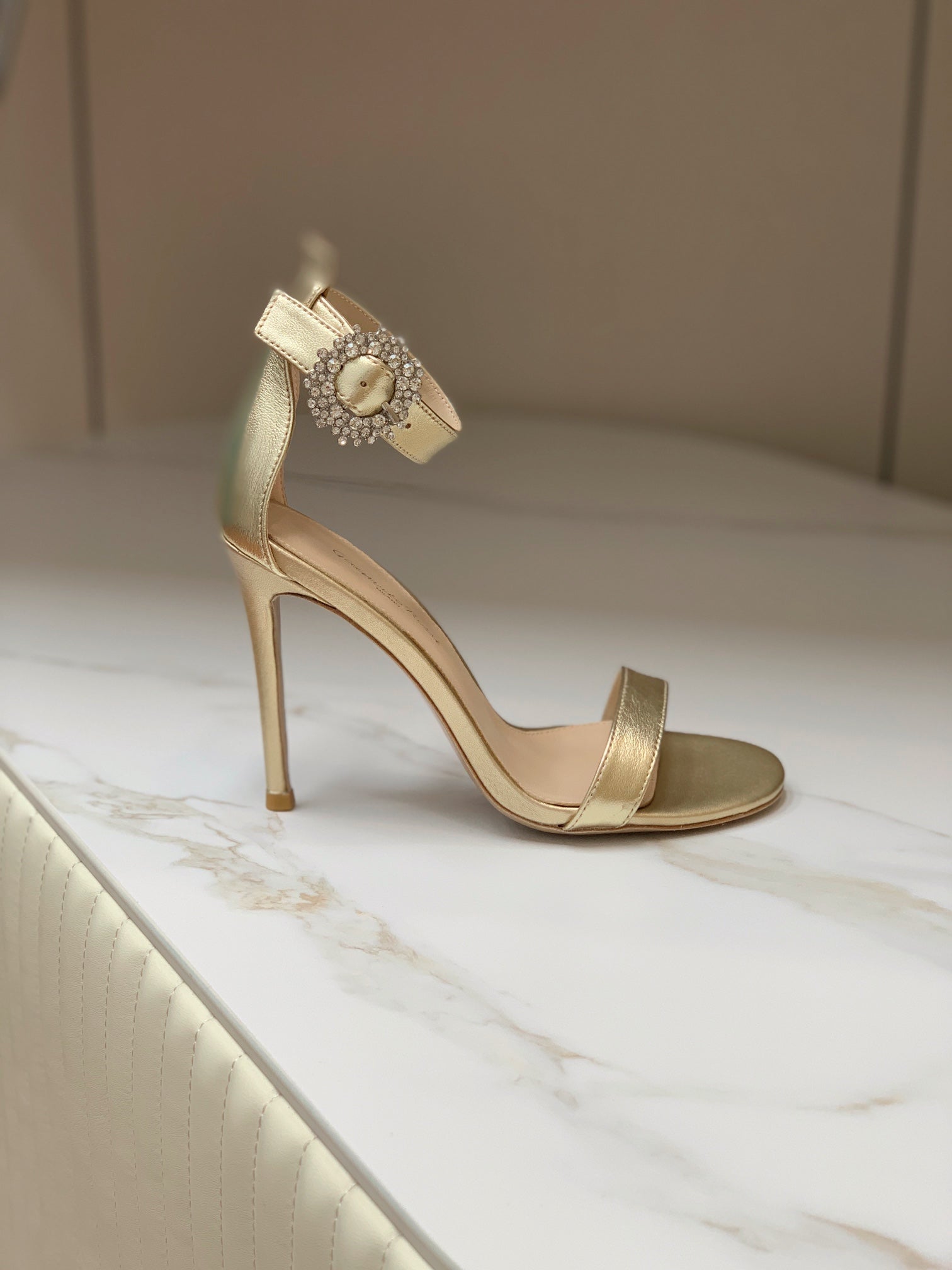 GIANVITO ROSSI 26S HIGH HEEL SANDALS 105 MM IN METALLIC GOLD LAMBSKIN WITH CRYSTAL BUCKLE