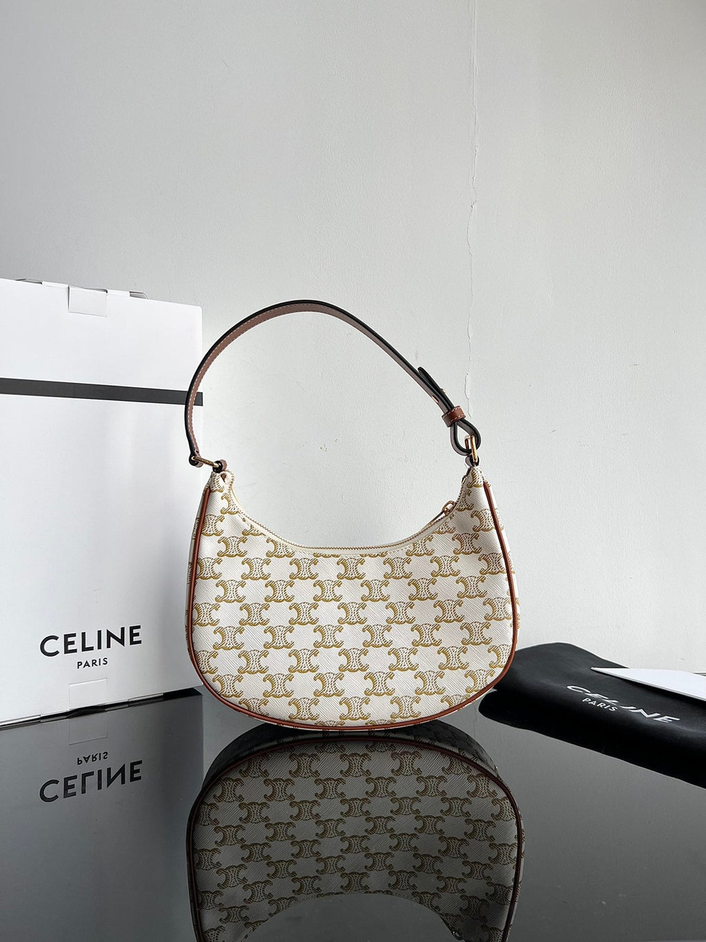 TRIOMPHE 23 COWHIDE WHITE CARO
