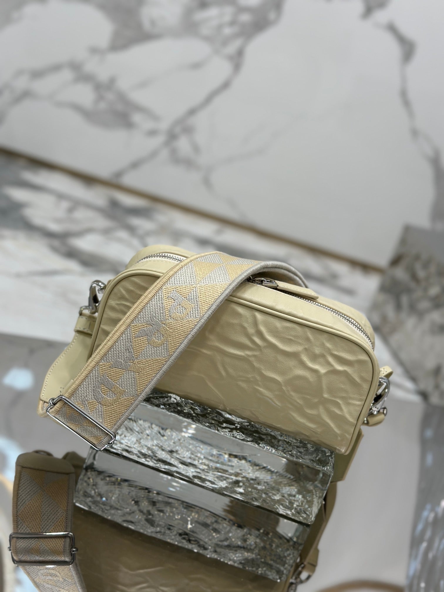CAMERA BAG 23 IN CREAM WRINKLED LAMBSKIN