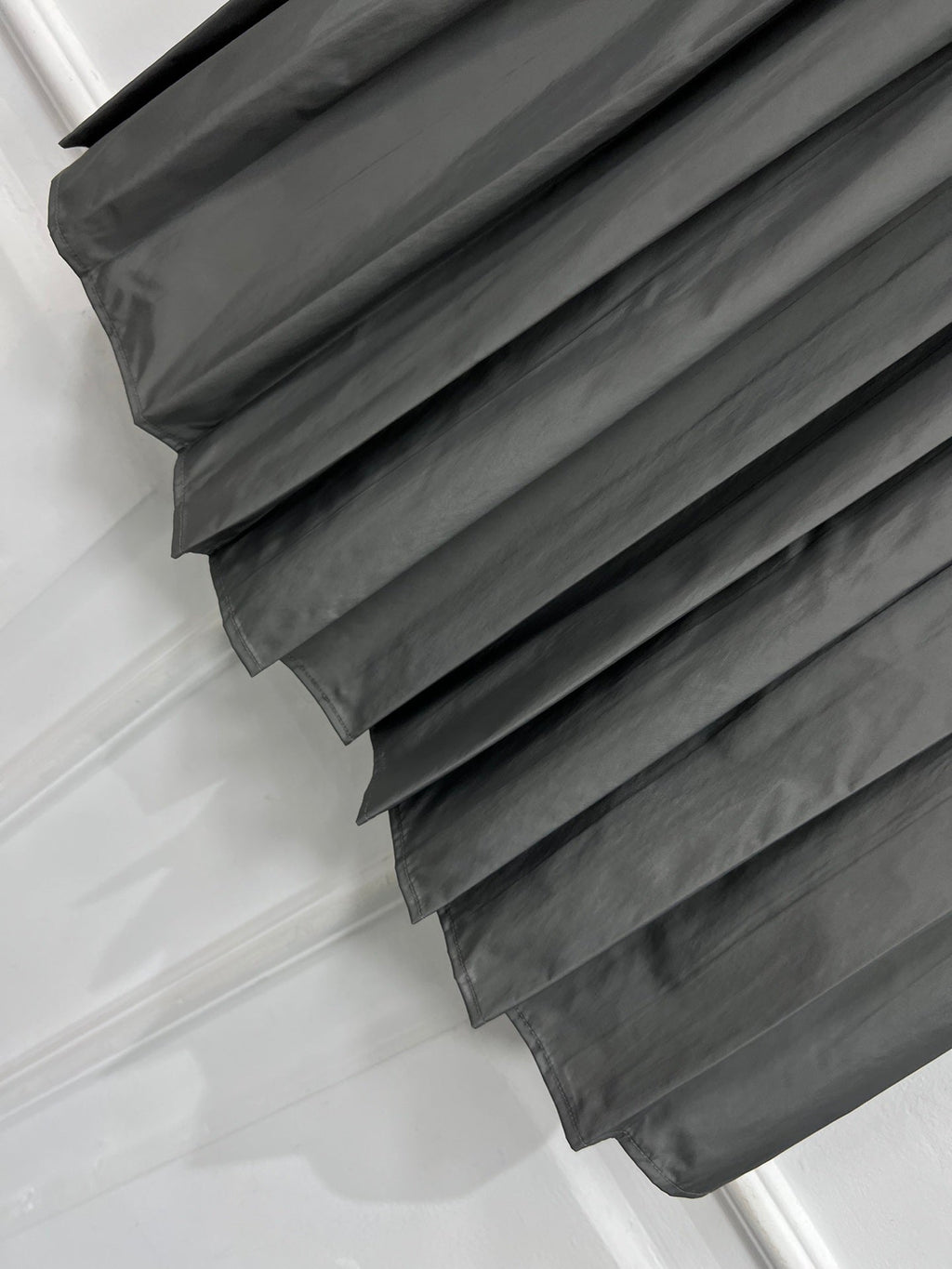 MIU 25S PLEASED SKIRT GREY IN NYLON 263129