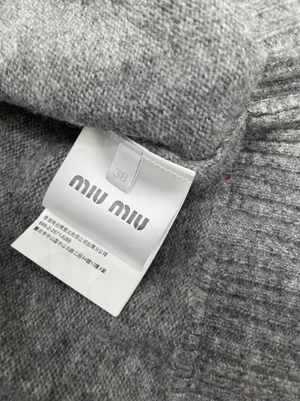MIUMIU CARDIGAN STYLE 426