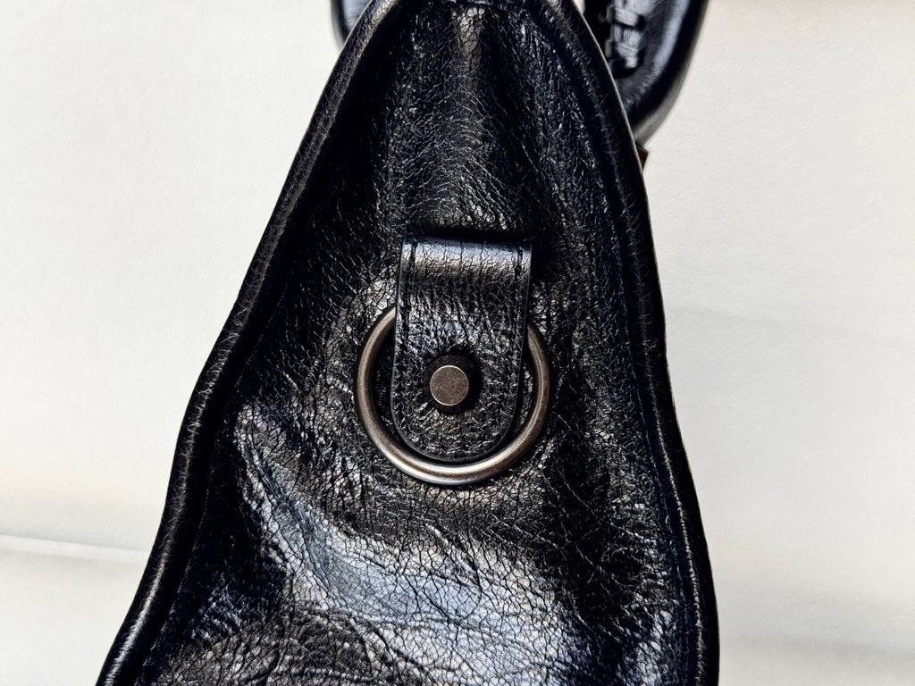 MEDIUM 39 LE CITY BAG IN BLACK LEATHER