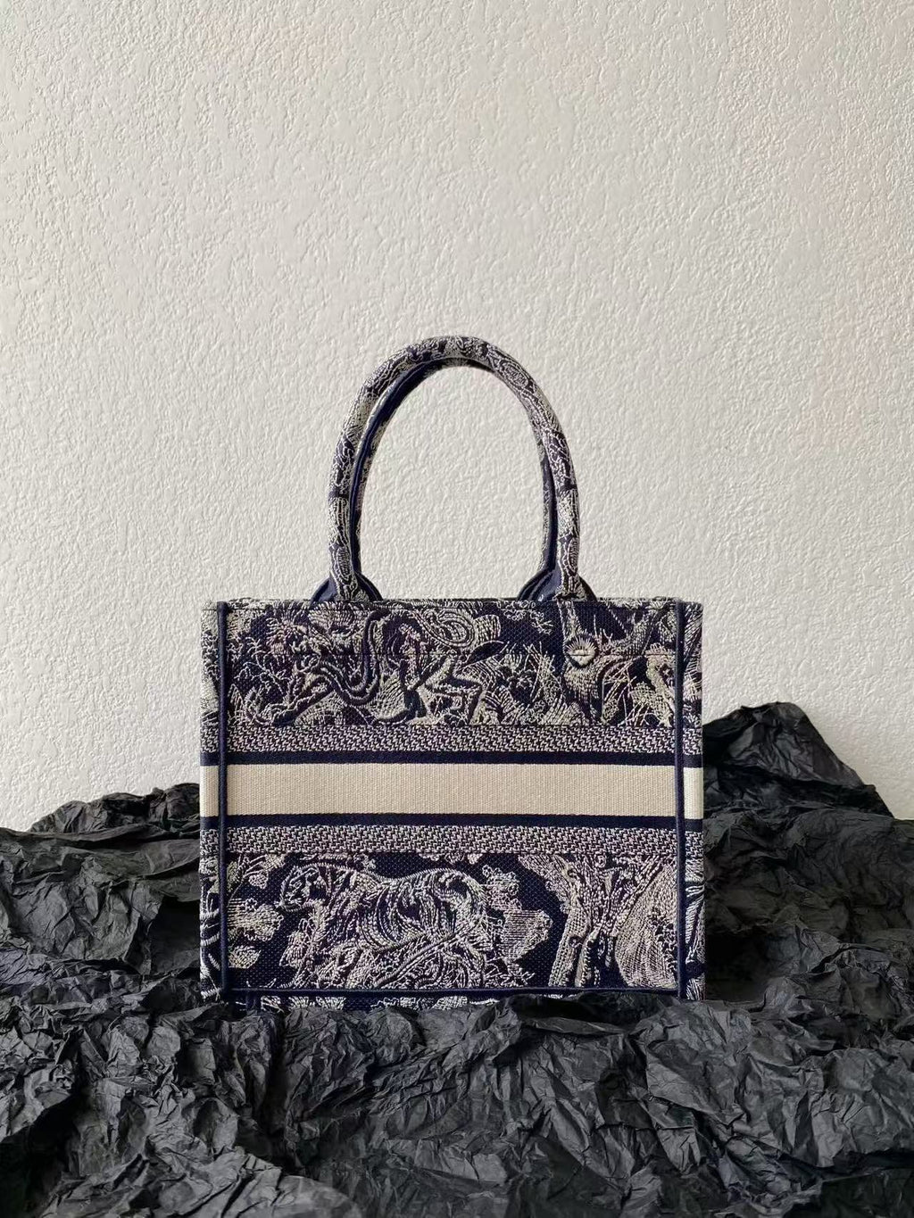 MISS SMALL TOTE 26 IN NAVY BLUE AND WHITE CANVAS