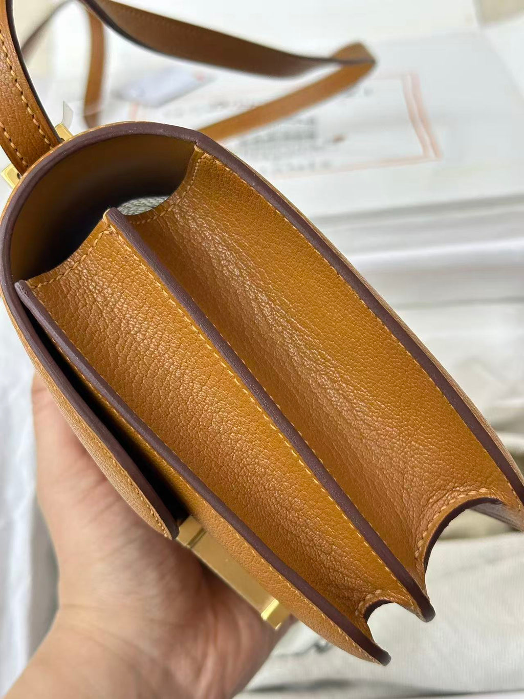 CONSTANCE 19CM IN GOLDEN BROWN EPSOM GOLD HARDWARE