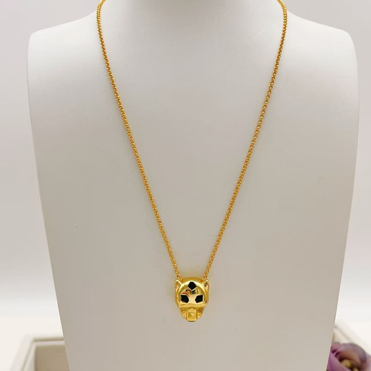 PANTHERE HEAD 18K YELLOW GOLD NECKLACE