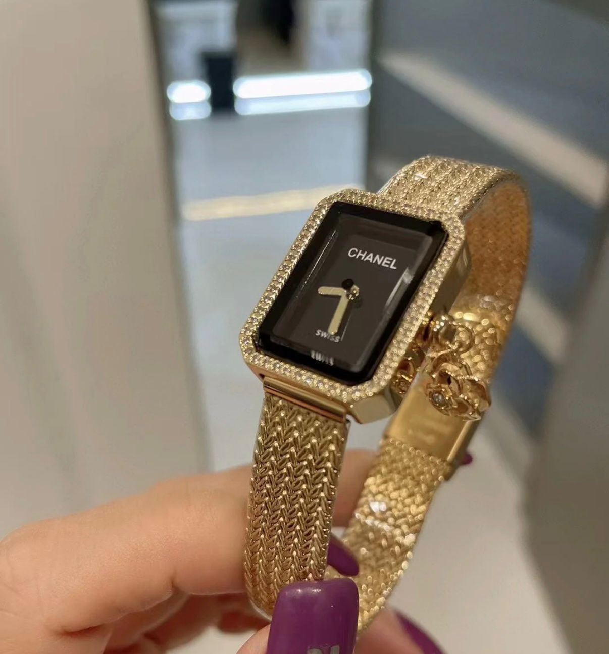 CHANEL PREMIERE WATCH IN GOLD METALIC BLACK DAIL