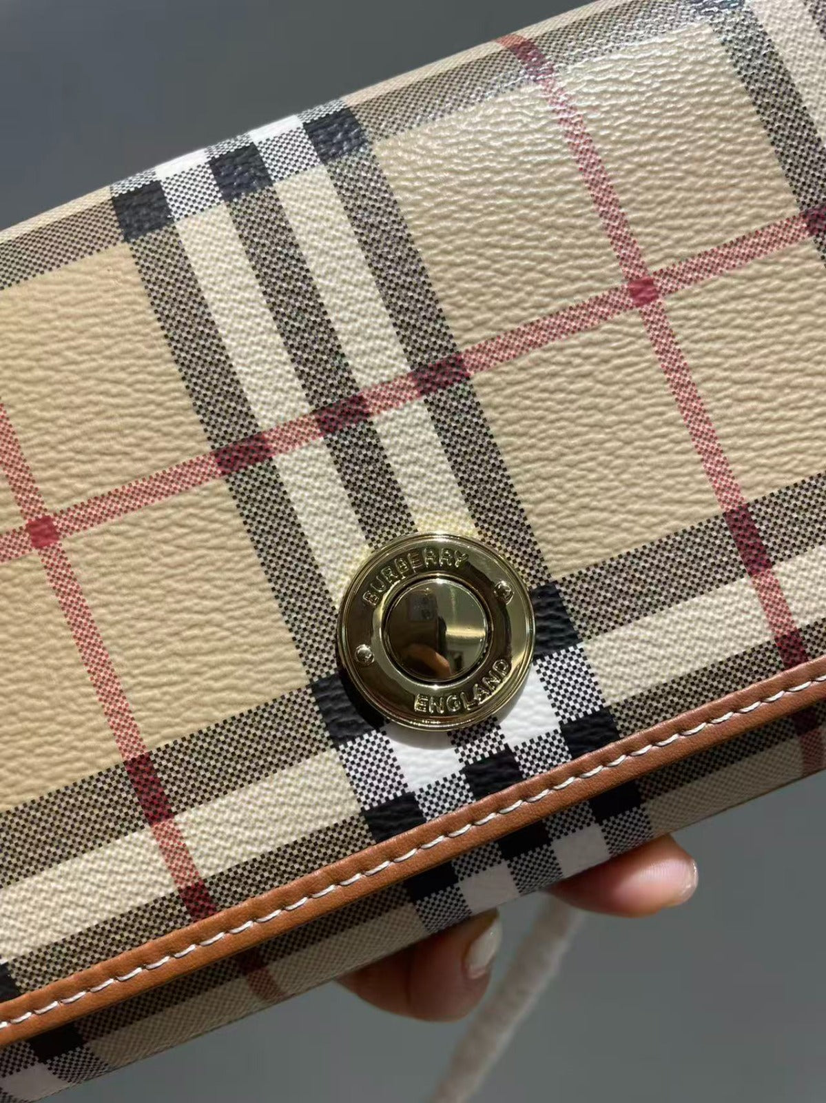 BBR CHECK CHAIN STRAP WALLET IN BEIGE CALFSKIN