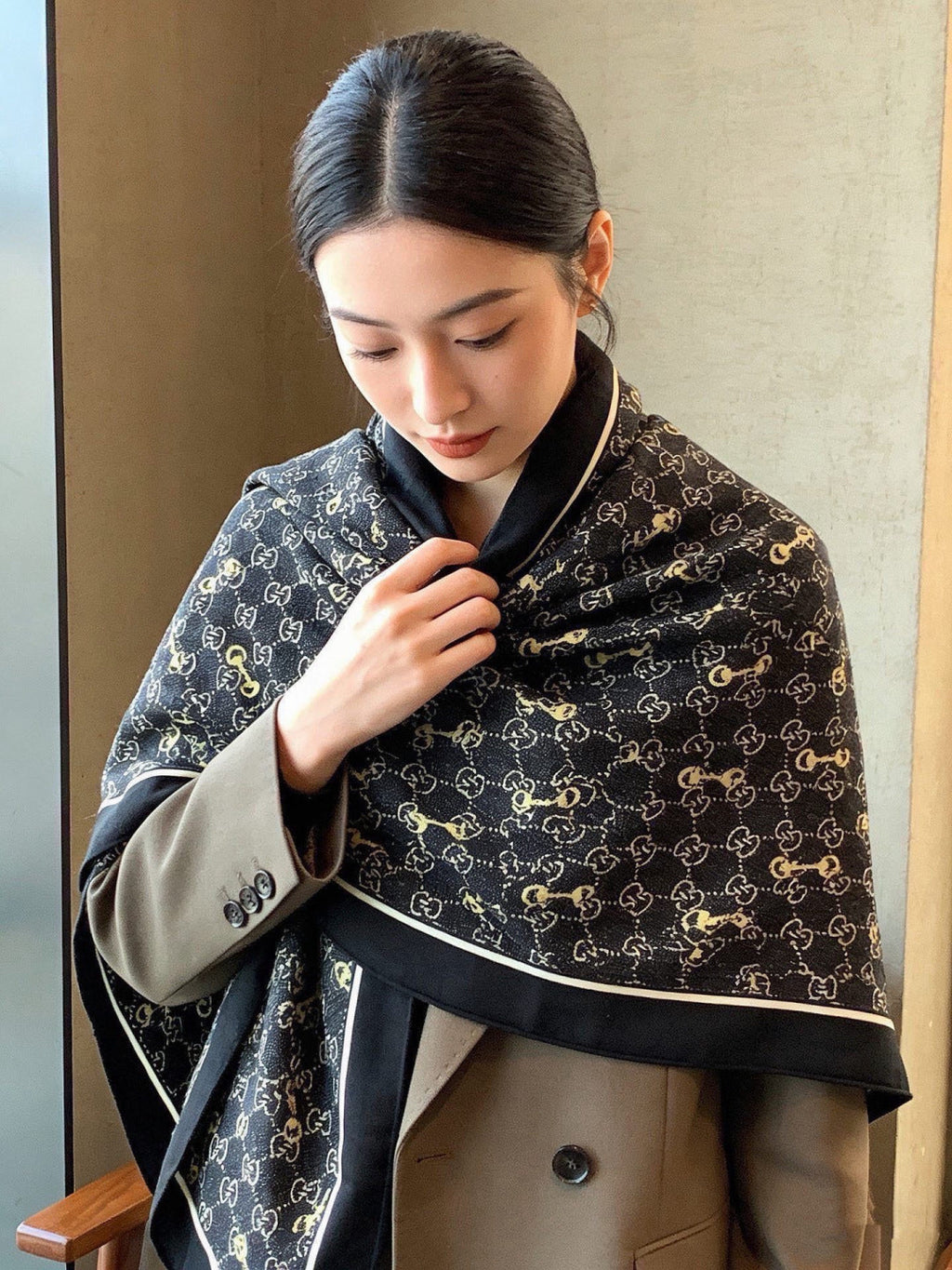 GUCCI 26S SCARF 135 IN CASHMERE AND SILK 307257