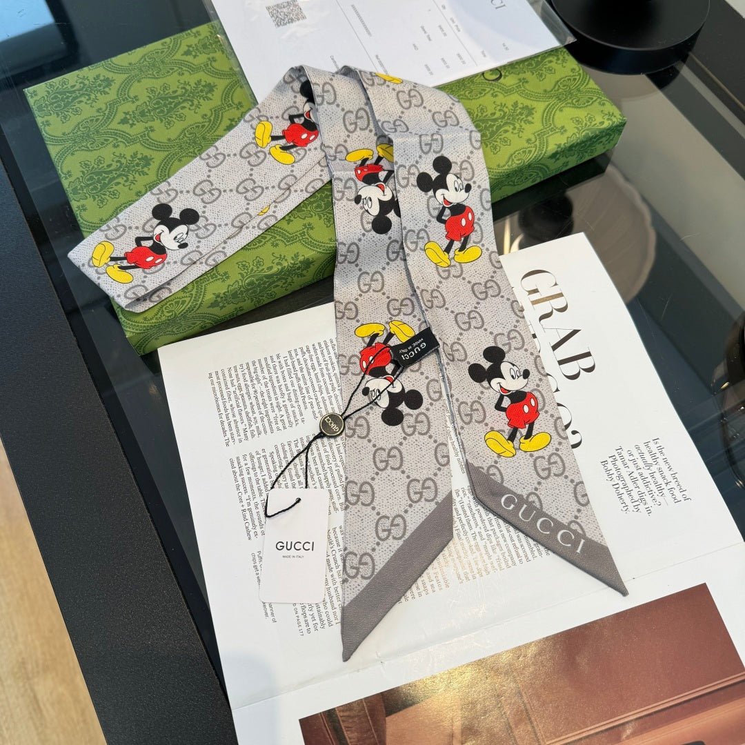 GUCCI 26S SCARF 90 IN SILK 225239