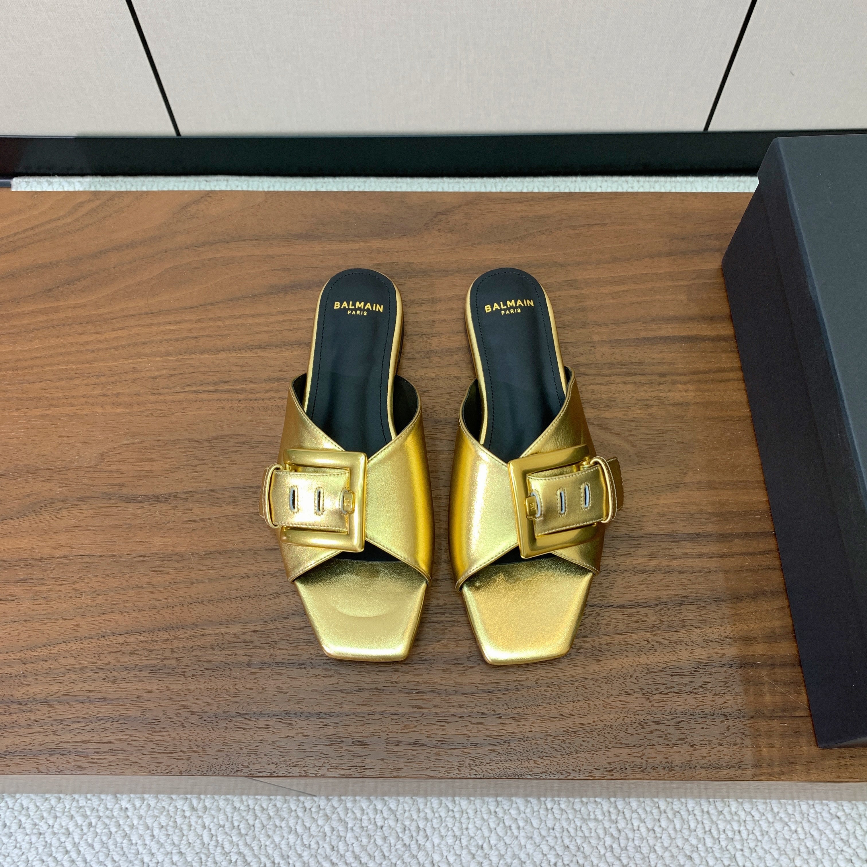 BALMAIN 26S B-BELT FLAT SANDALS IN METALLIC GOLD CALFSKIN