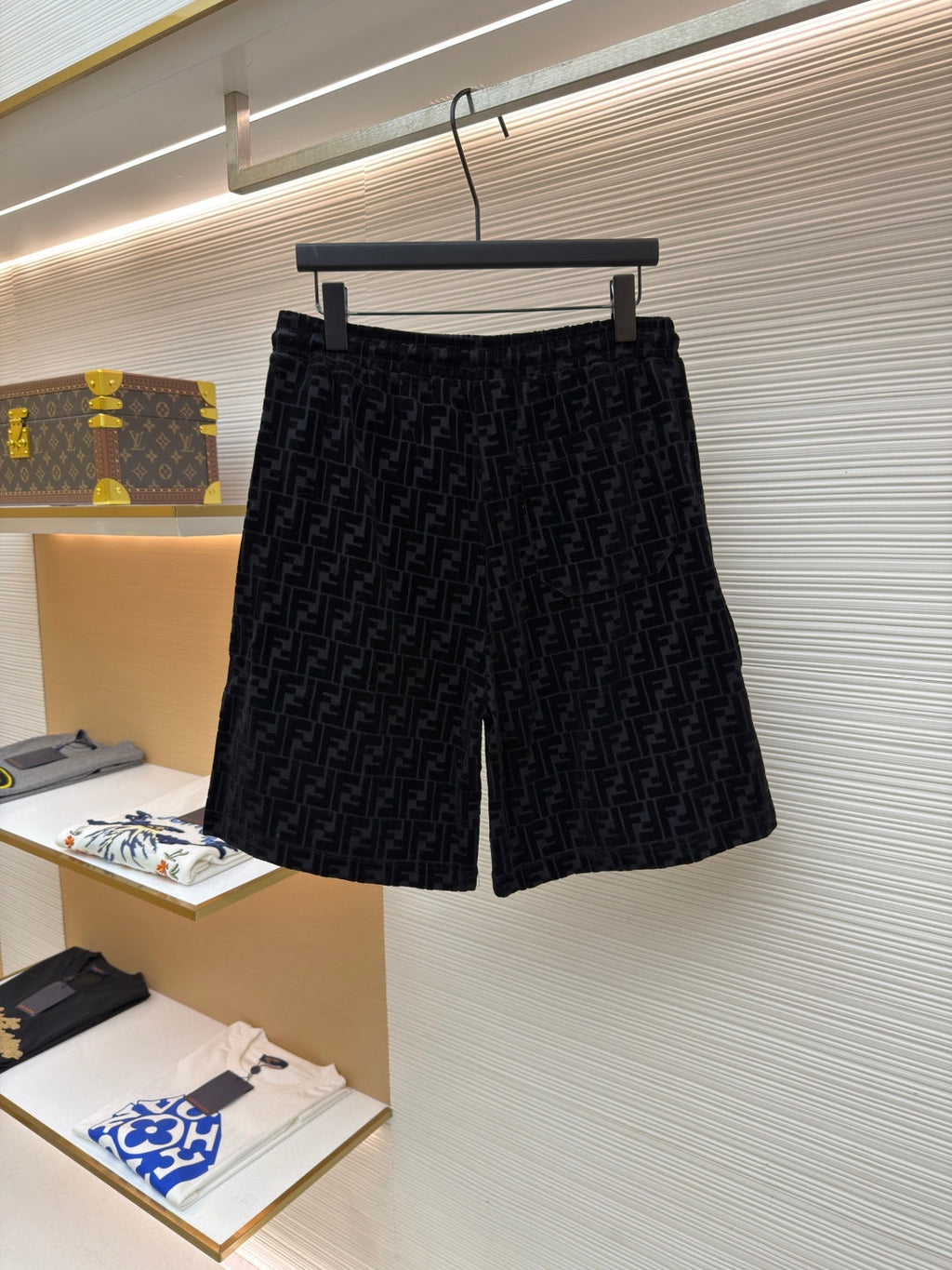 FENDI 26S SHORTS 221