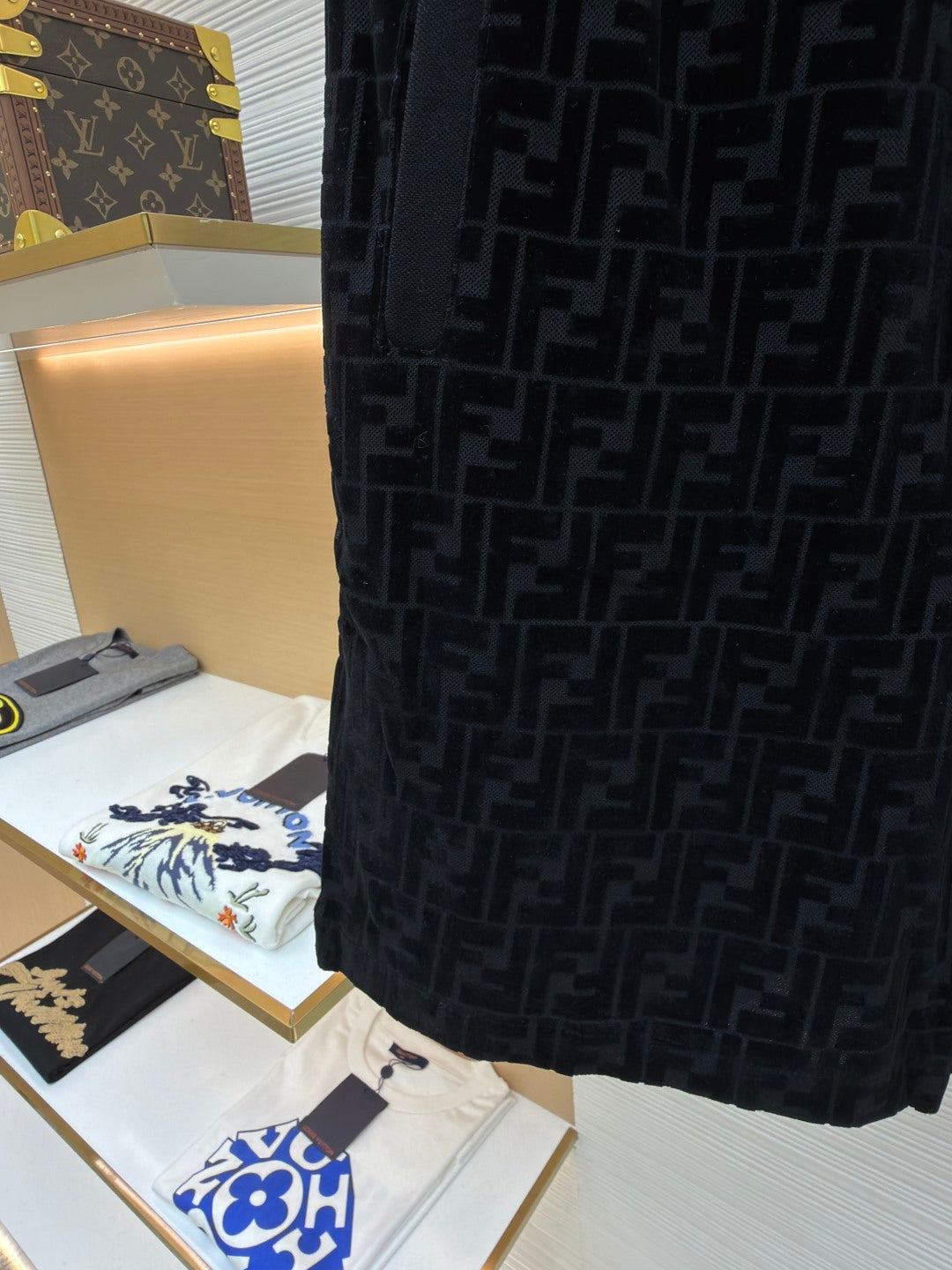 FENDI 26S SHORTS 221