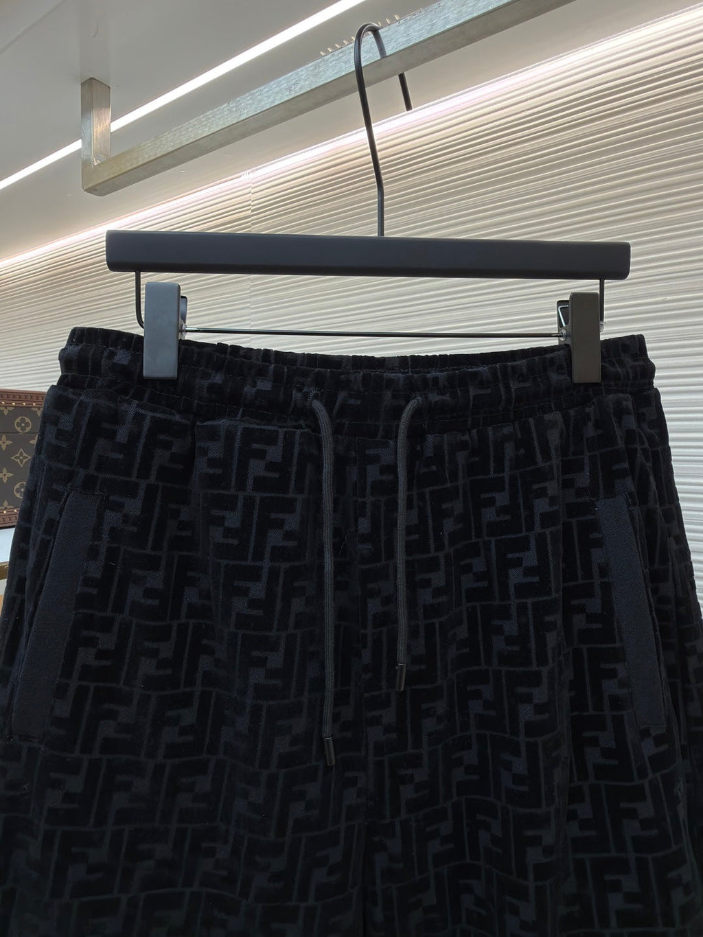 FENDI 26S SHORTS 221