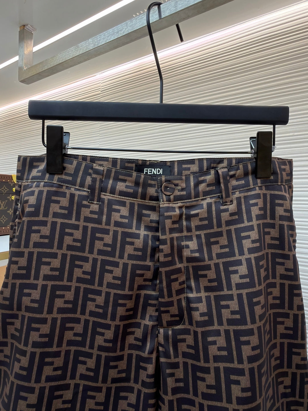 FENDI 26S LONG SHORTS 025