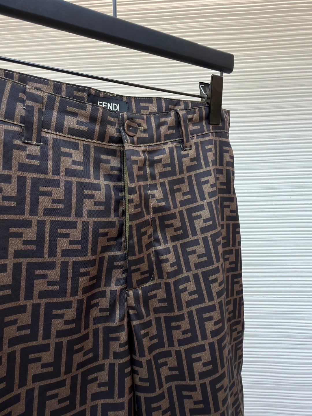 FENDI 26S LONG SHORTS 025