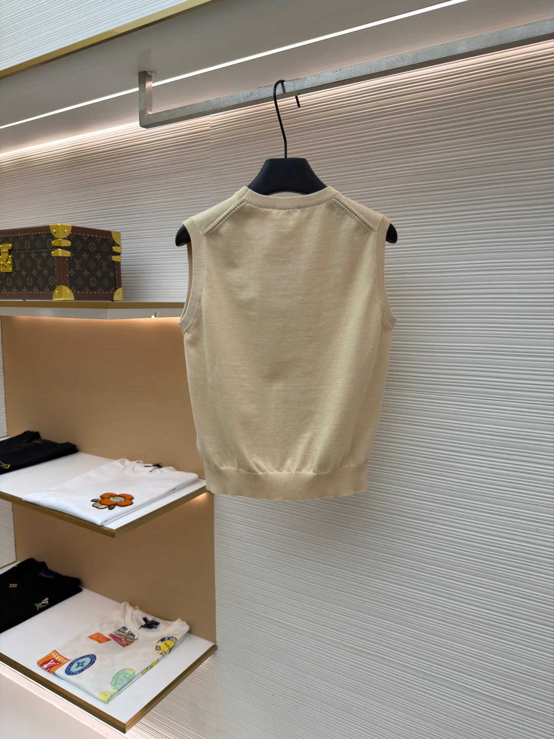 CELINE 26S SLEEVELESS SWEATER 483