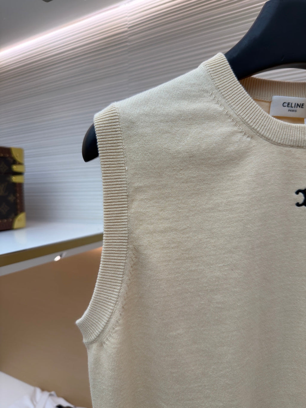 CELINE 26S SLEEVELESS SWEATER 483