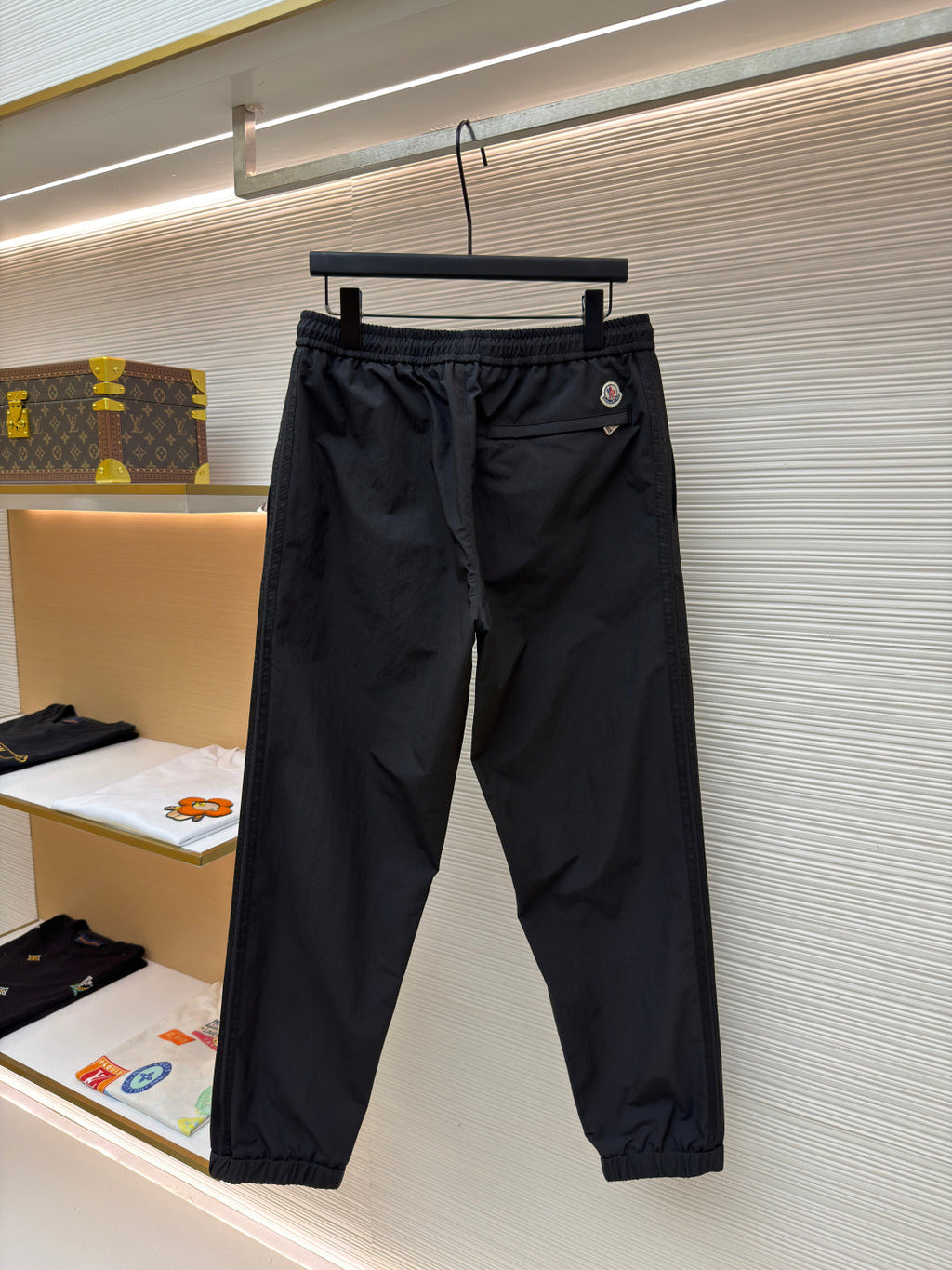 MONCLER 26S JOGGER PANTS 586