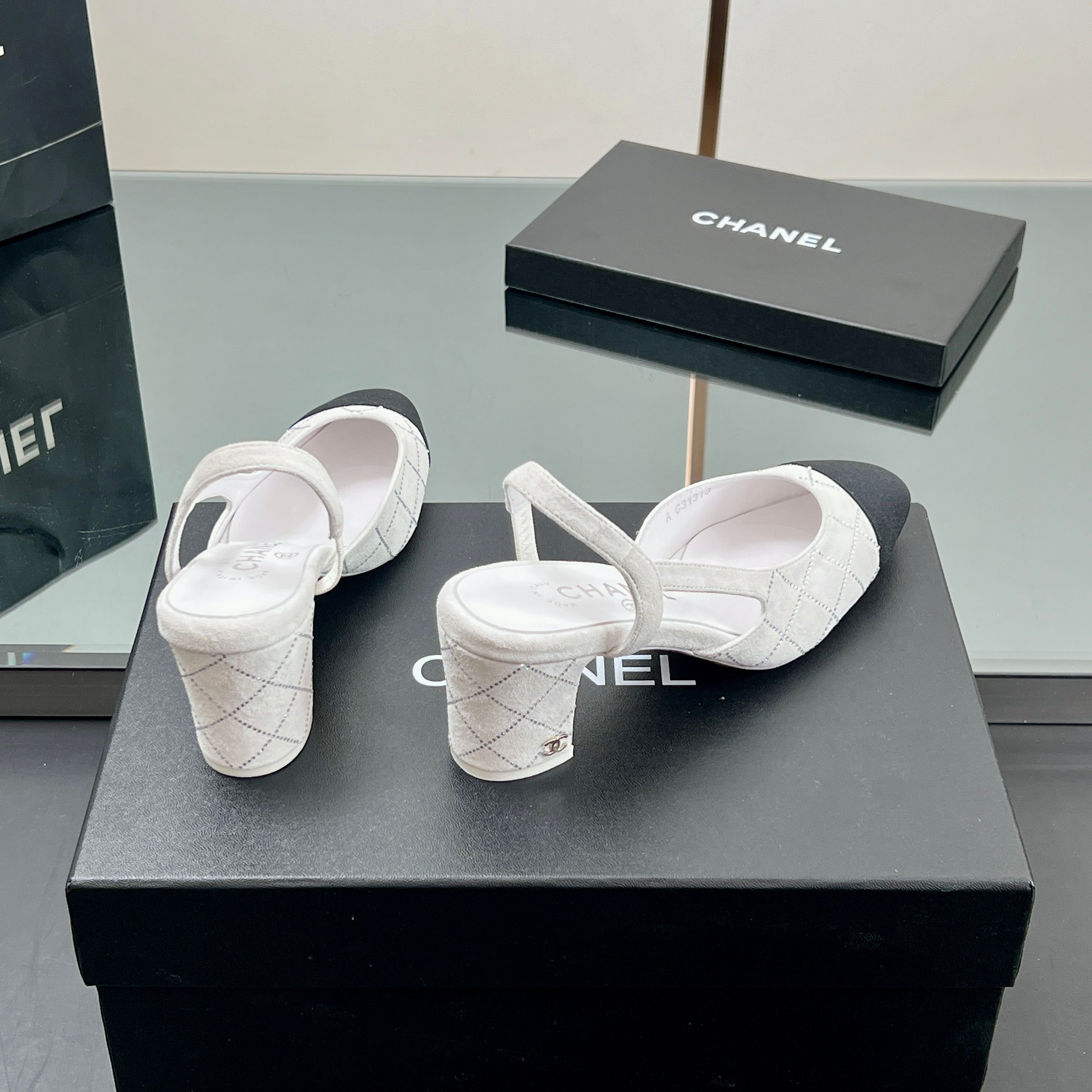 CC SLINGBACK 25S 65 MM IN WHITE SUEDE AND CRYSTALS
