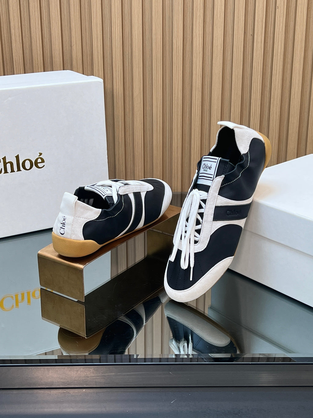 CHLOÉ 26S SNEAKERS IN BLACK CALFSKIN AND CREAM WHITE SUEDE