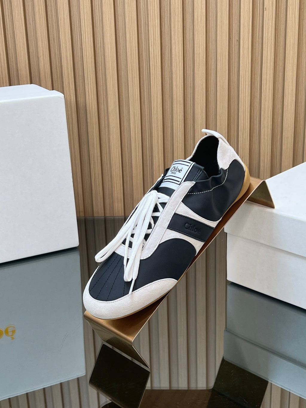 CHLOÉ 26S SNEAKERS IN BLACK CALFSKIN AND CREAM WHITE SUEDE