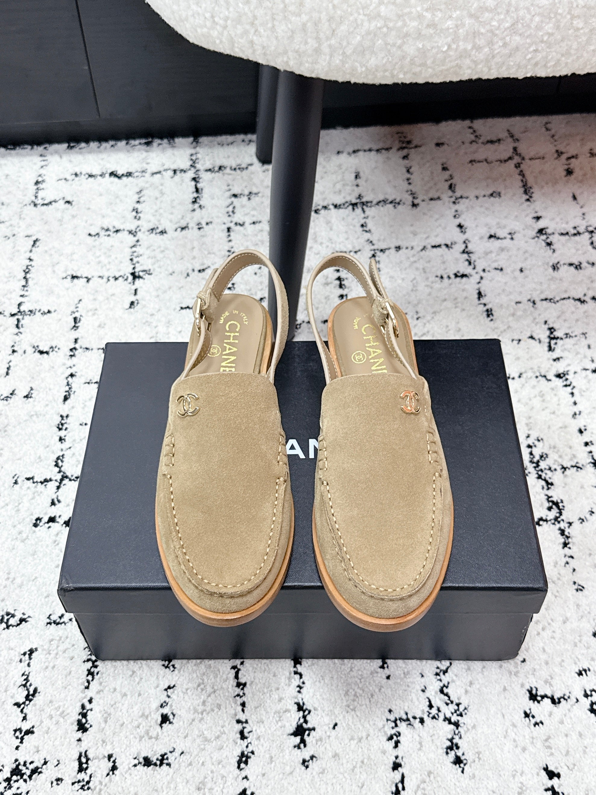 CHANEL 26S SLINGBACK LOAFERS IN LIGHT BROWN SUEDE WITH CC LOGO