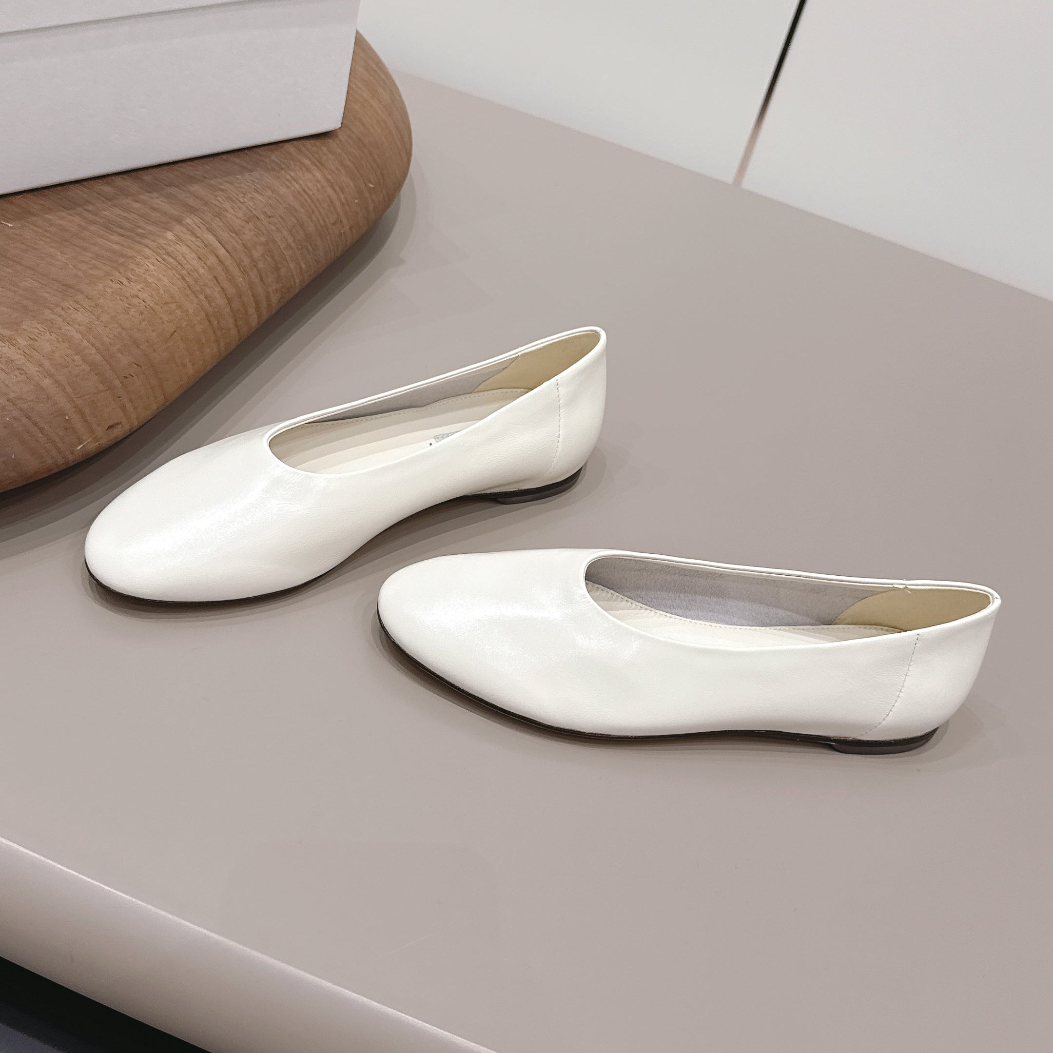 THE ROW 26S BALLET FLATS IN WHITE CALFSKIN