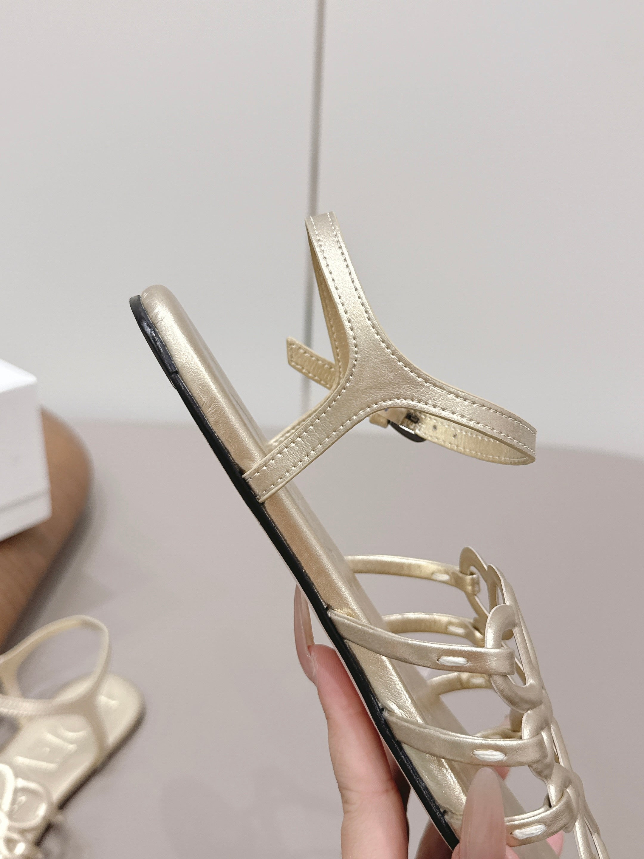 LOEWE 26S SQUARE TOE SANDALS IN GOLD CALFSKIN LOGO