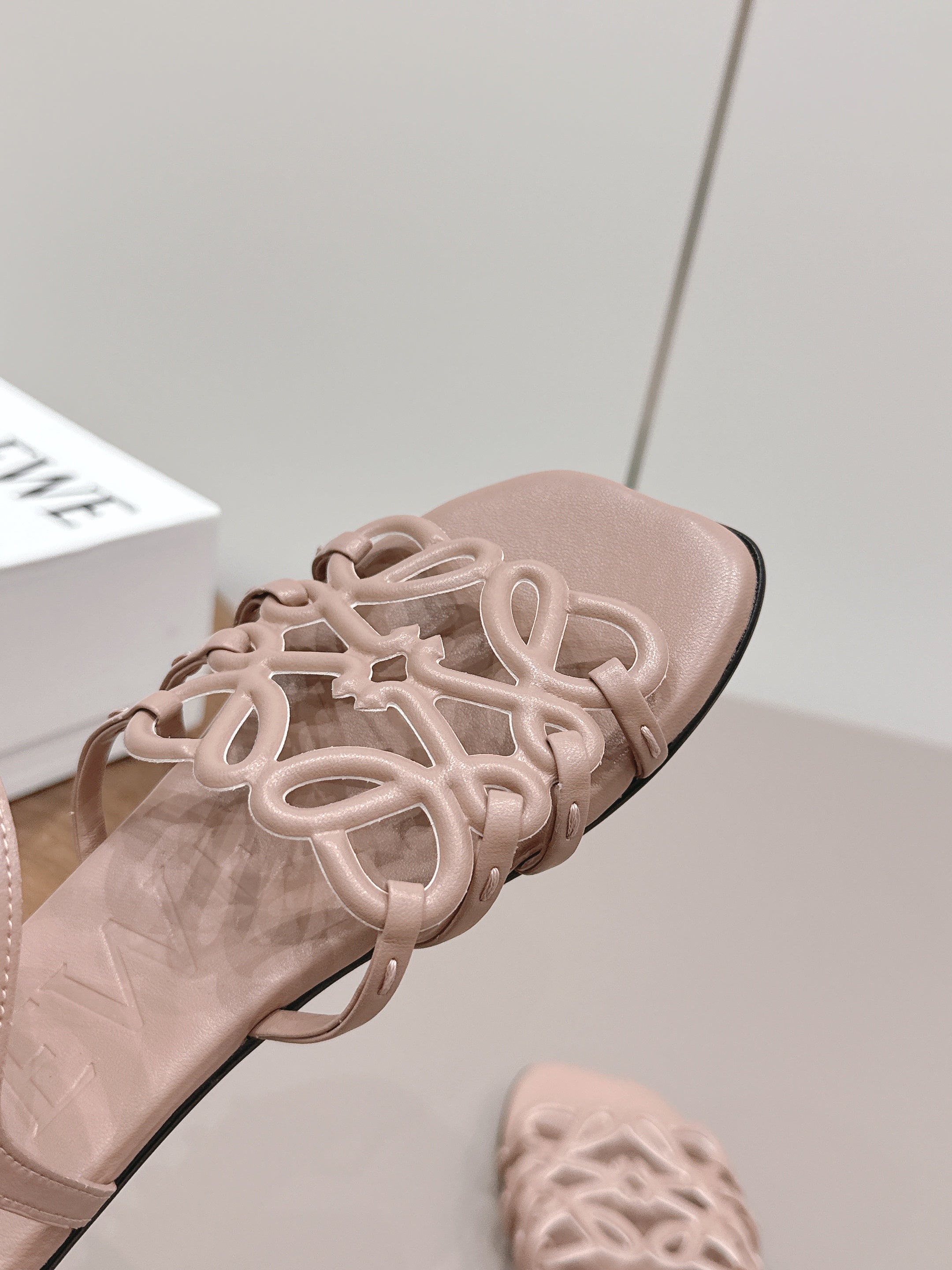 LOEWE 26S SQUARE TOE SANDALS IN PINK CALFSKIN LOGO