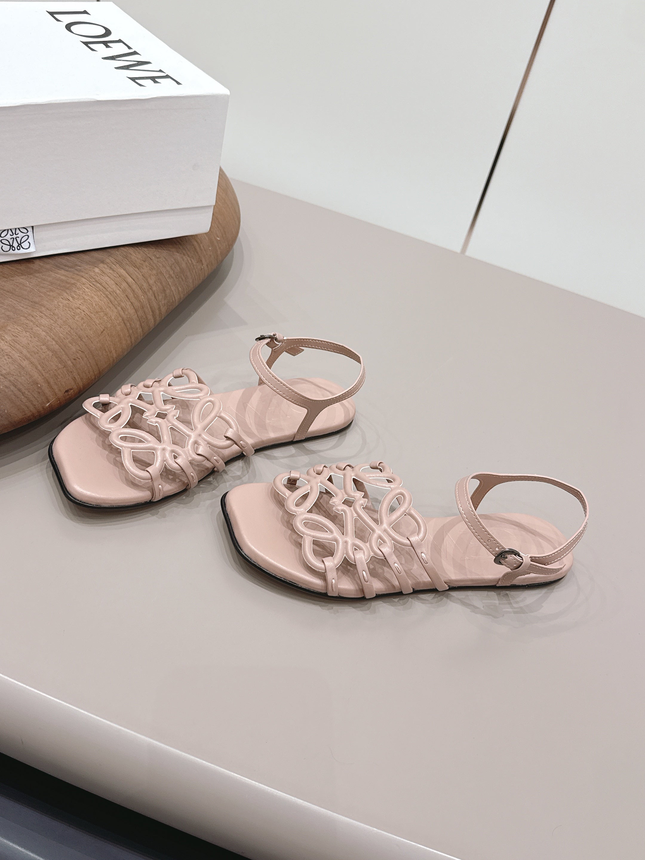 LOEWE 26S SQUARE TOE SANDALS IN PINK CALFSKIN LOGO