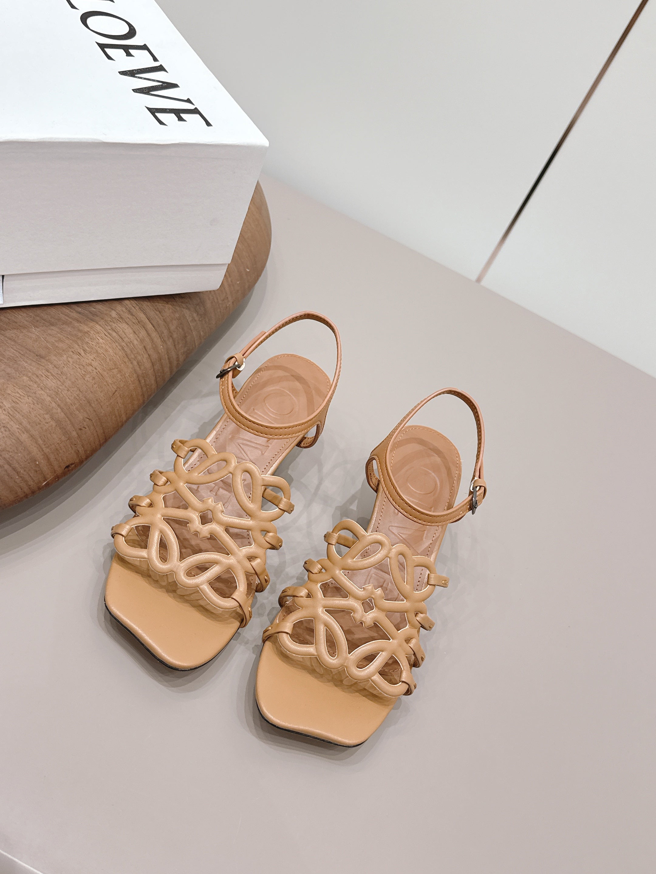 LOEWE 26S SQUARE TOE HEEL SANDALS 50MM IN LIGHT BROWN CALFSKIN LOGO