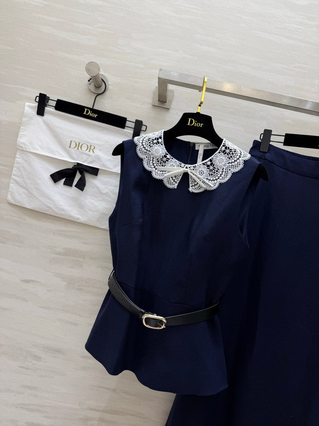 DIOR 26S TWO-PIECE SET WITH LACE-COLLAR TOP AND SKIRT 1386