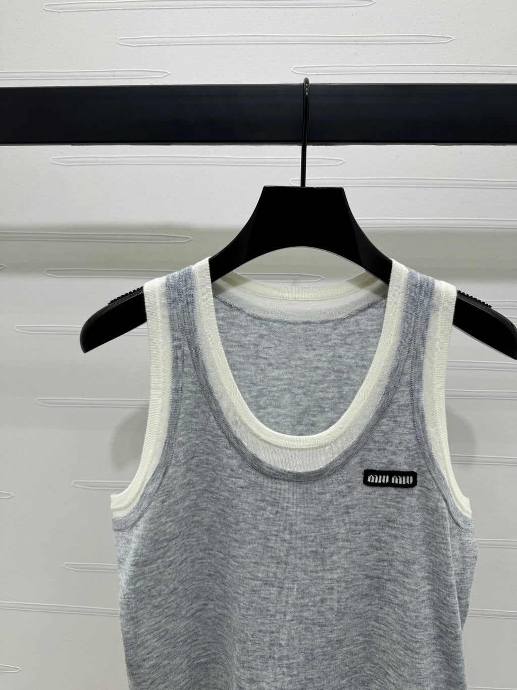 MIUMIU SLEEVELESS TOP 269404