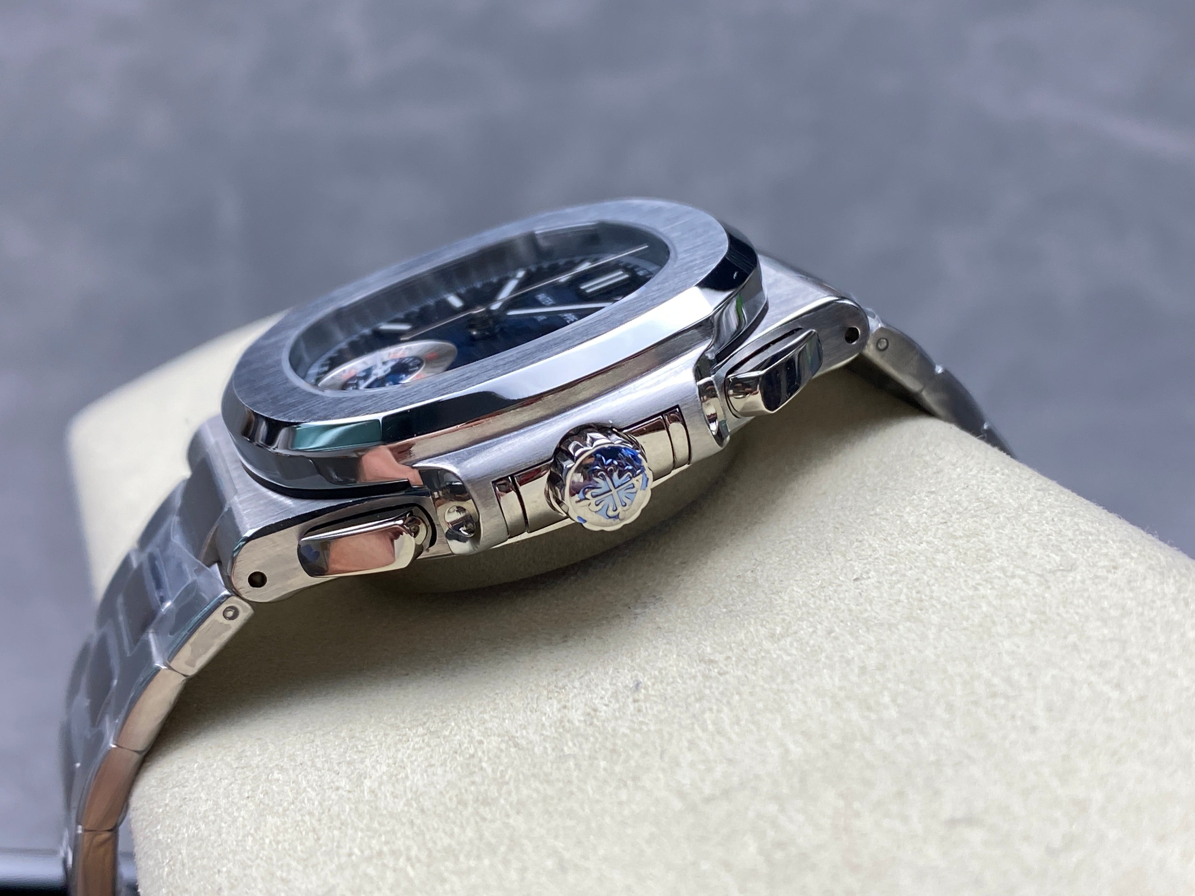 NAUTILUS ALL STEEL BLUE DIAL