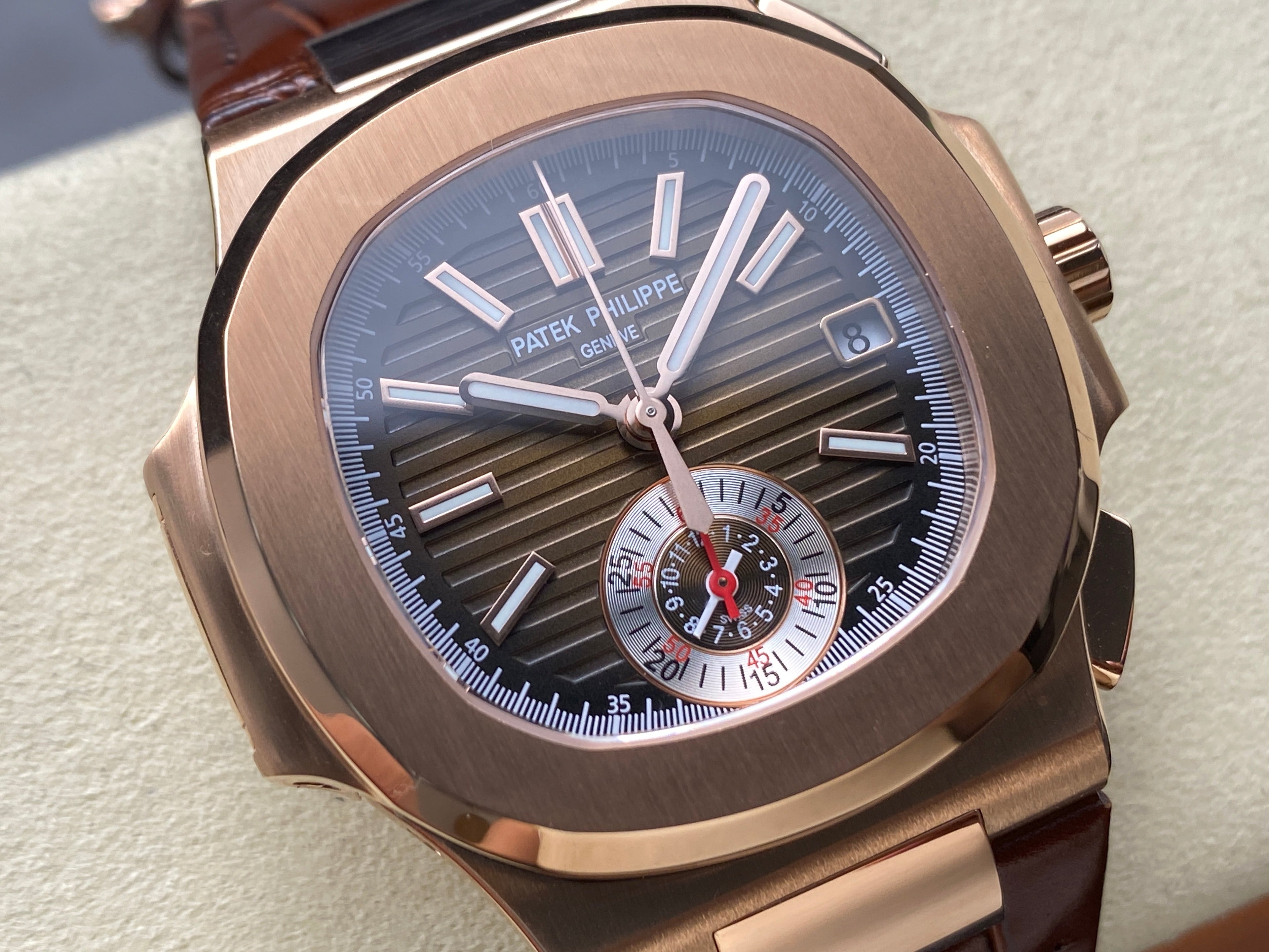 NAUTILUS ROSE GOLD CASE BROWN SUNBURST DIAL ALLIGATOR LEATHER STRAP