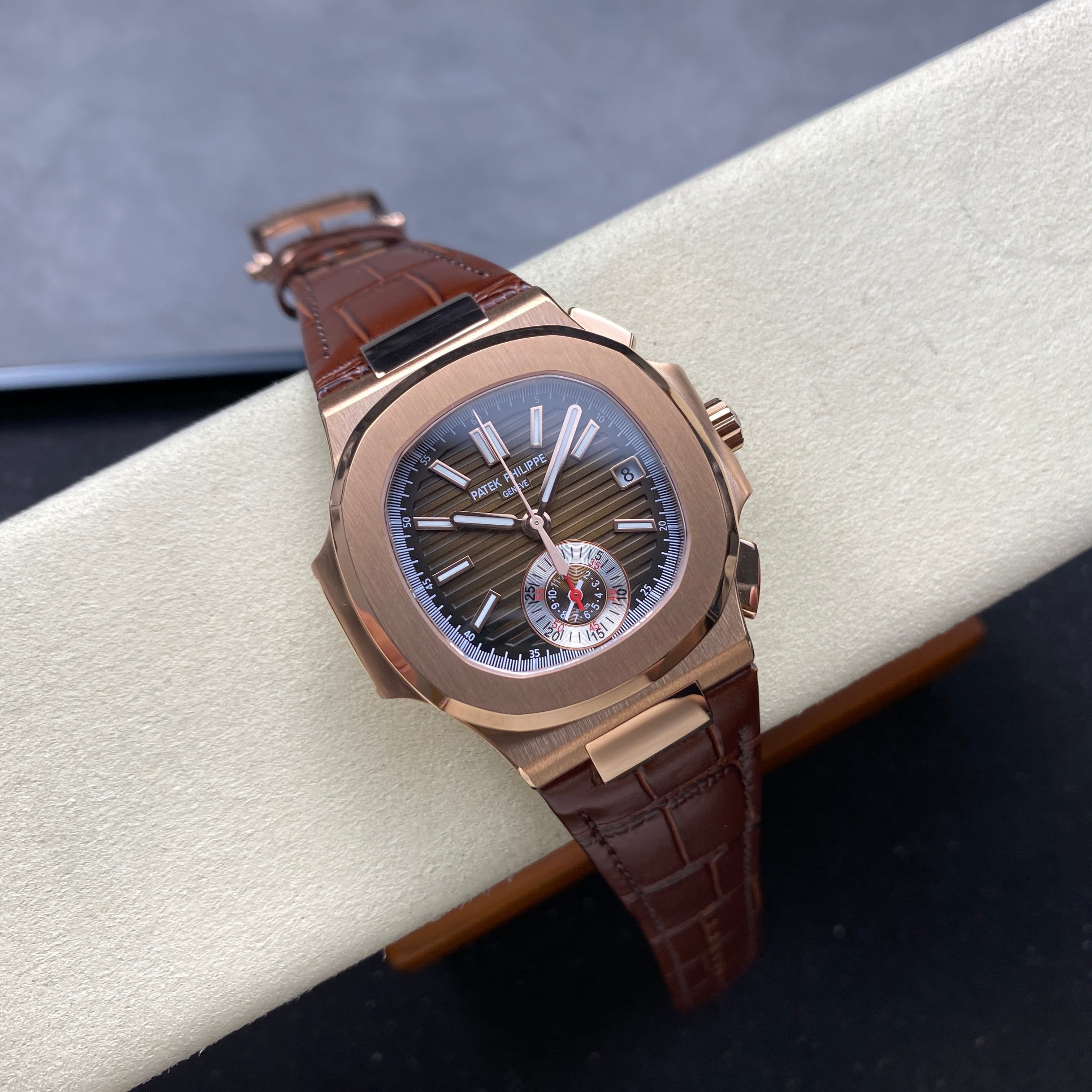 NAUTILUS ROSE GOLD CASE BROWN SUNBURST DIAL ALLIGATOR LEATHER STRAP