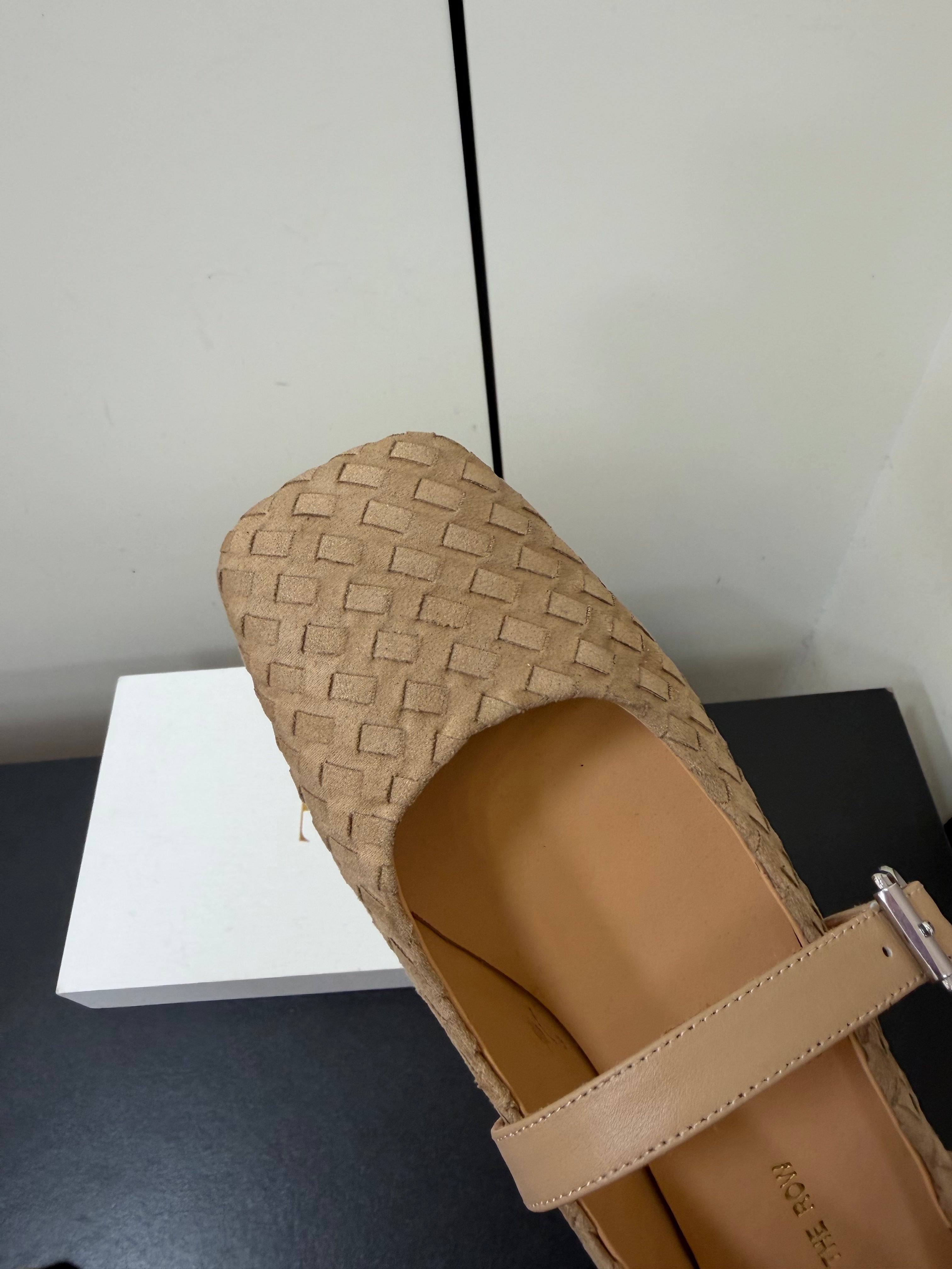 THE ROW 26S MARY JANE BALLET FLATS IN BEIGE SUEDE AND CALFSKIN