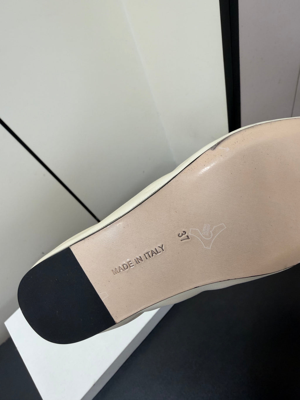 THE ROW 26S POINTED TOE BALLET FLATS IN IVORY WHITE LAMBSKIN