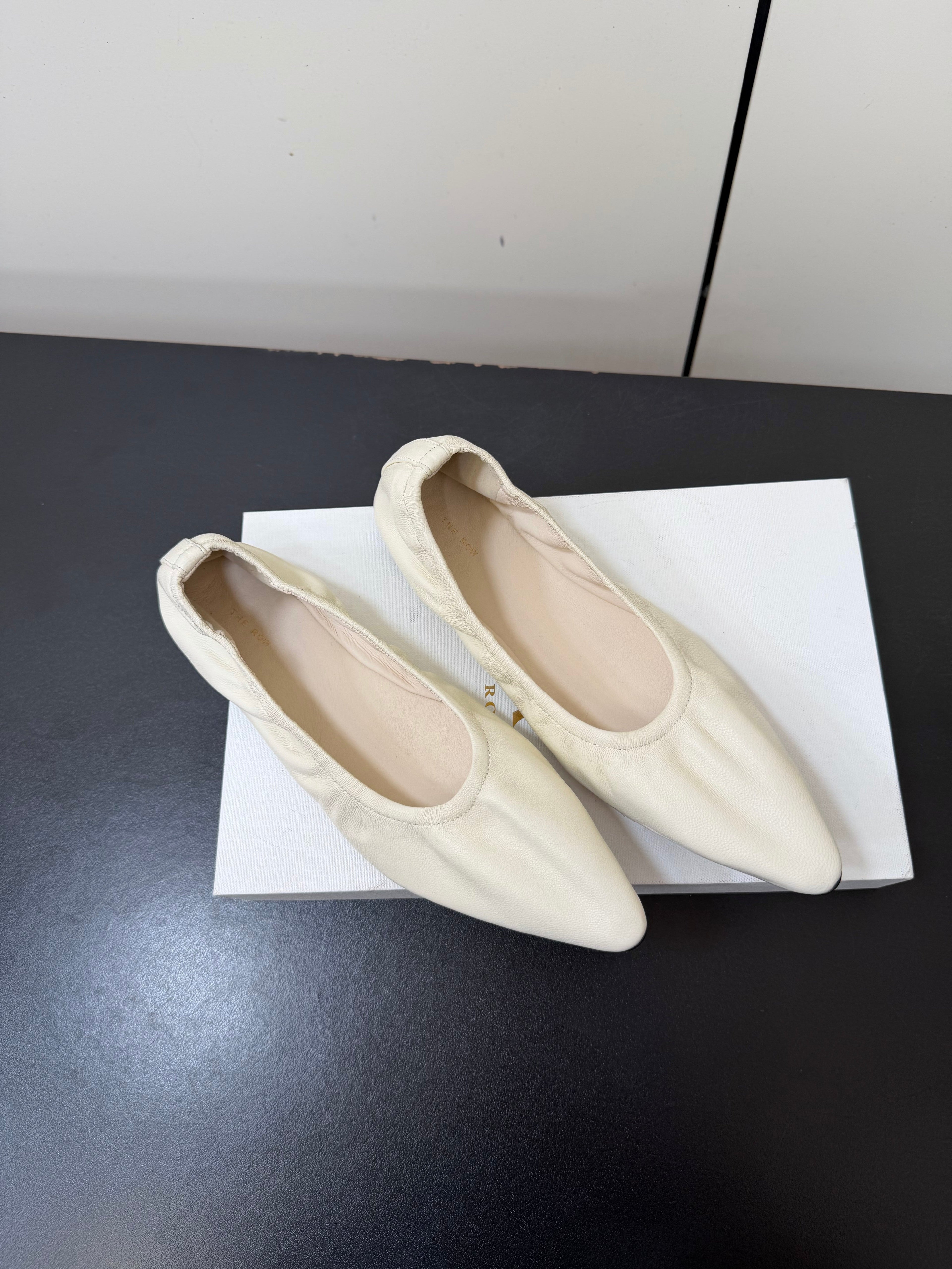 THE ROW 26S POINTED TOE BALLET FLATS IN IVORY WHITE LAMBSKIN