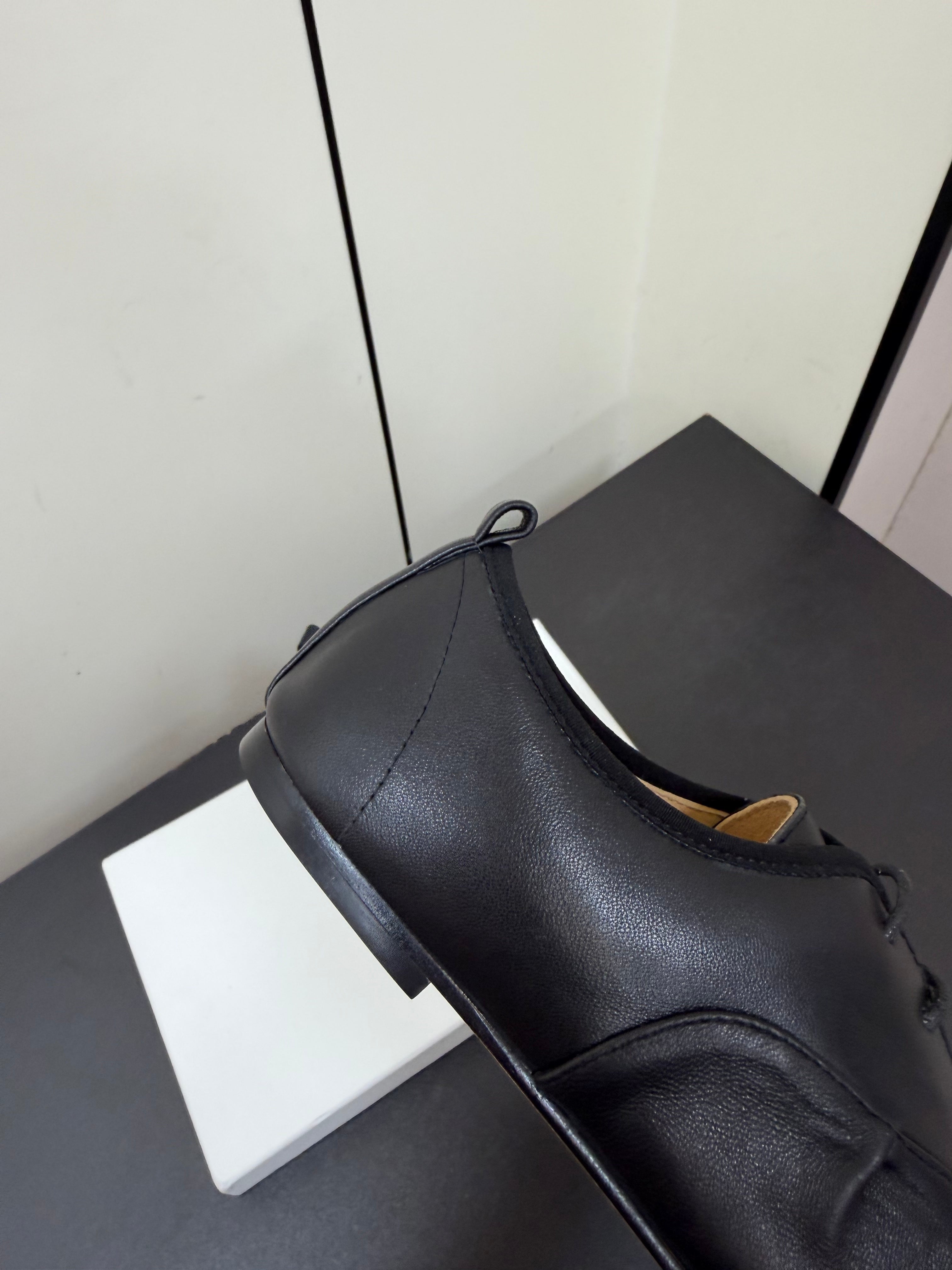 THE ROW 26S LACE UP DERBY FLATS IN BLACK CALFSKIN  WITH SQUARE TOE
