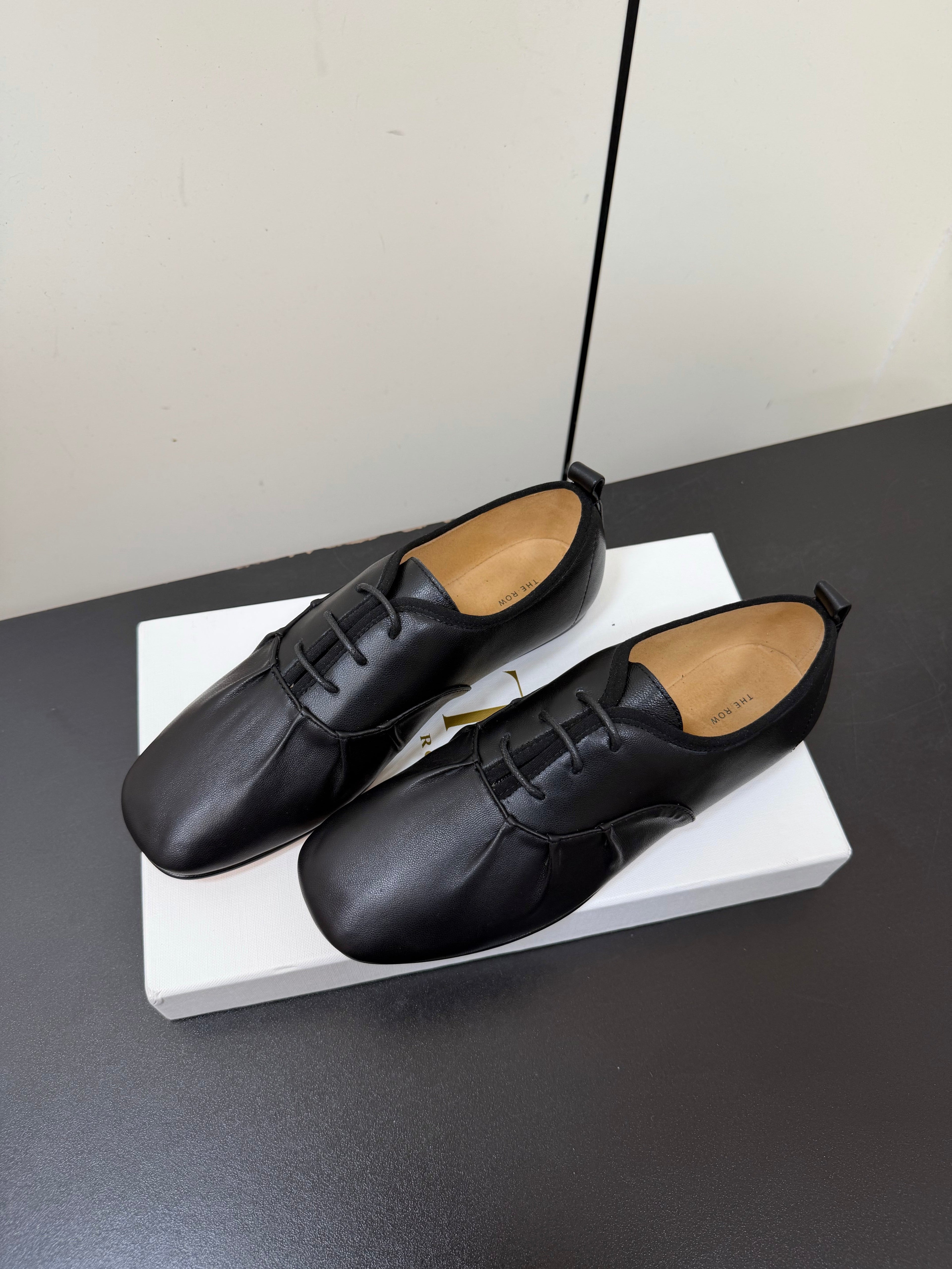 THE ROW 26S LACE UP DERBY FLATS IN BLACK CALFSKIN  WITH SQUARE TOE