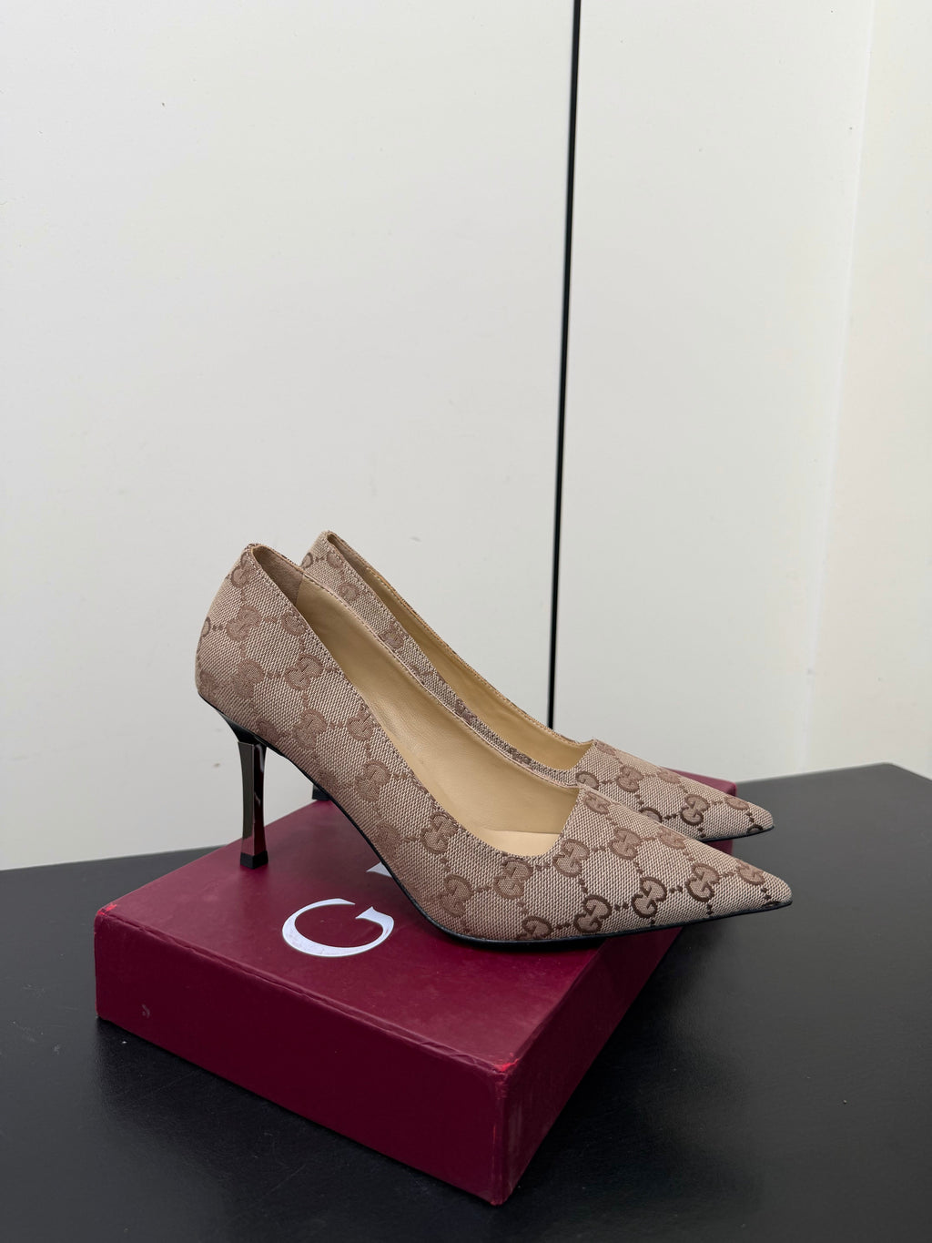 GUCCI 26S POINTED TOE PUMPS 85MM IN BEIGE BROWN CANVAS GG MONOGRAM