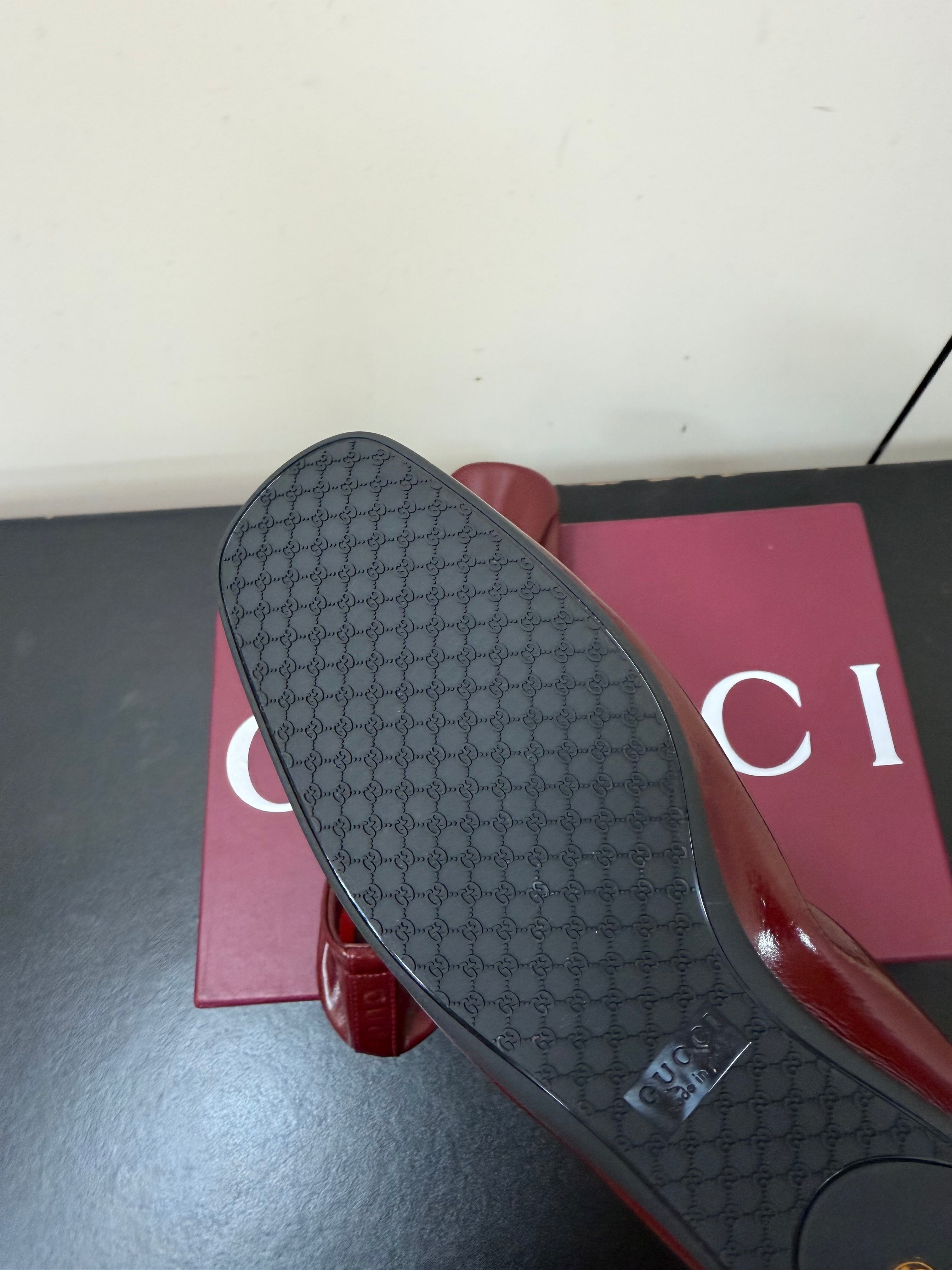 GUCCI 26S BALLET FLATS IN BURGUNDY RED SHINY CALFSKIN GOLD HARDWARE