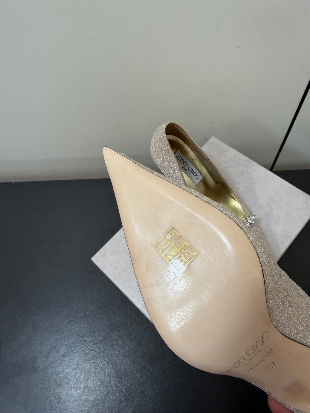 JIMMY CHOO 26S EMBELLISHED HIGH HEELS 90 MM IN CHAMPAGNE GOLD GLITTER