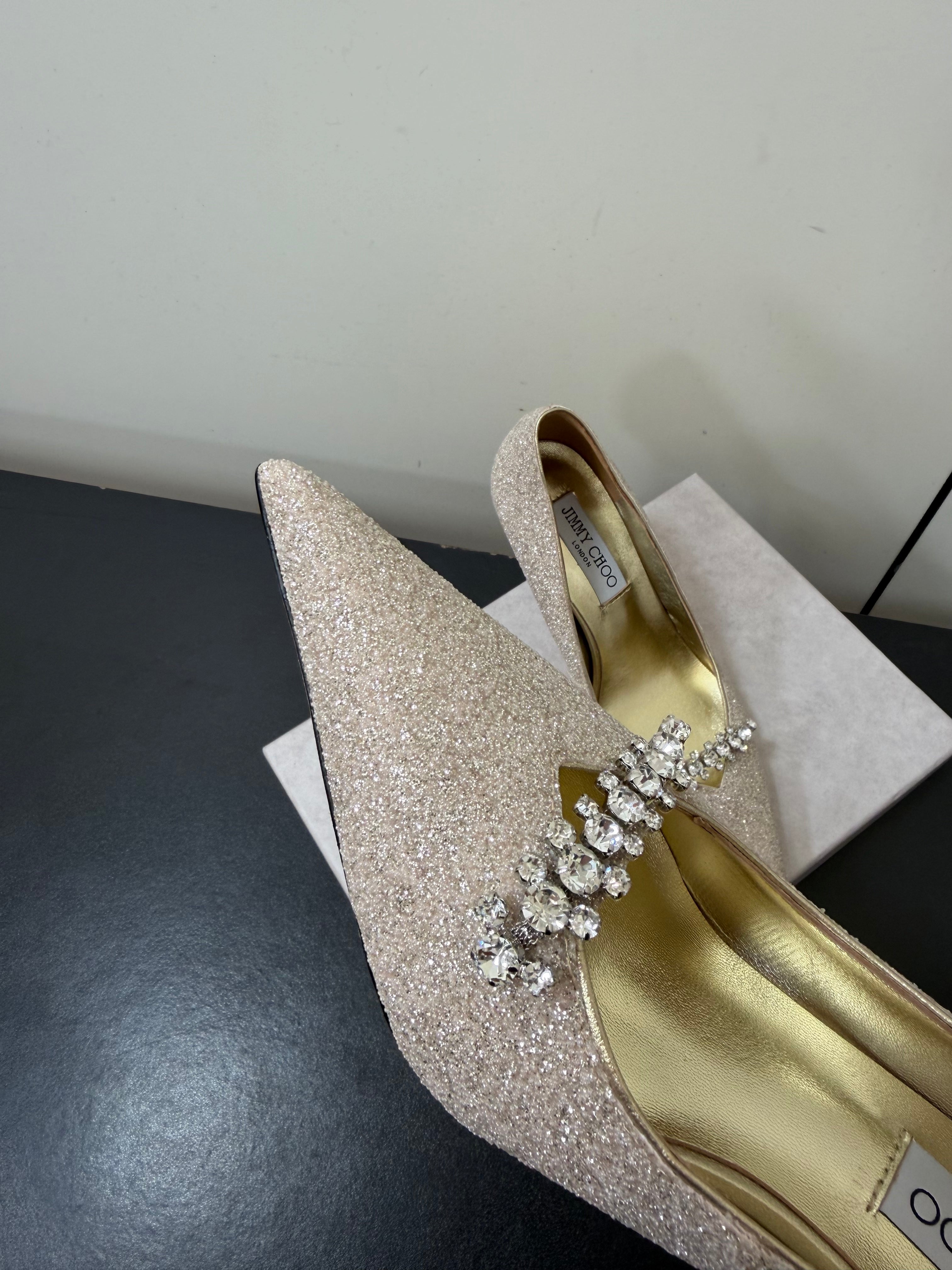 JIMMY CHOO 26S EMBELLISHED HIGH HEELS 90 MM IN CHAMPAGNE GOLD GLITTER